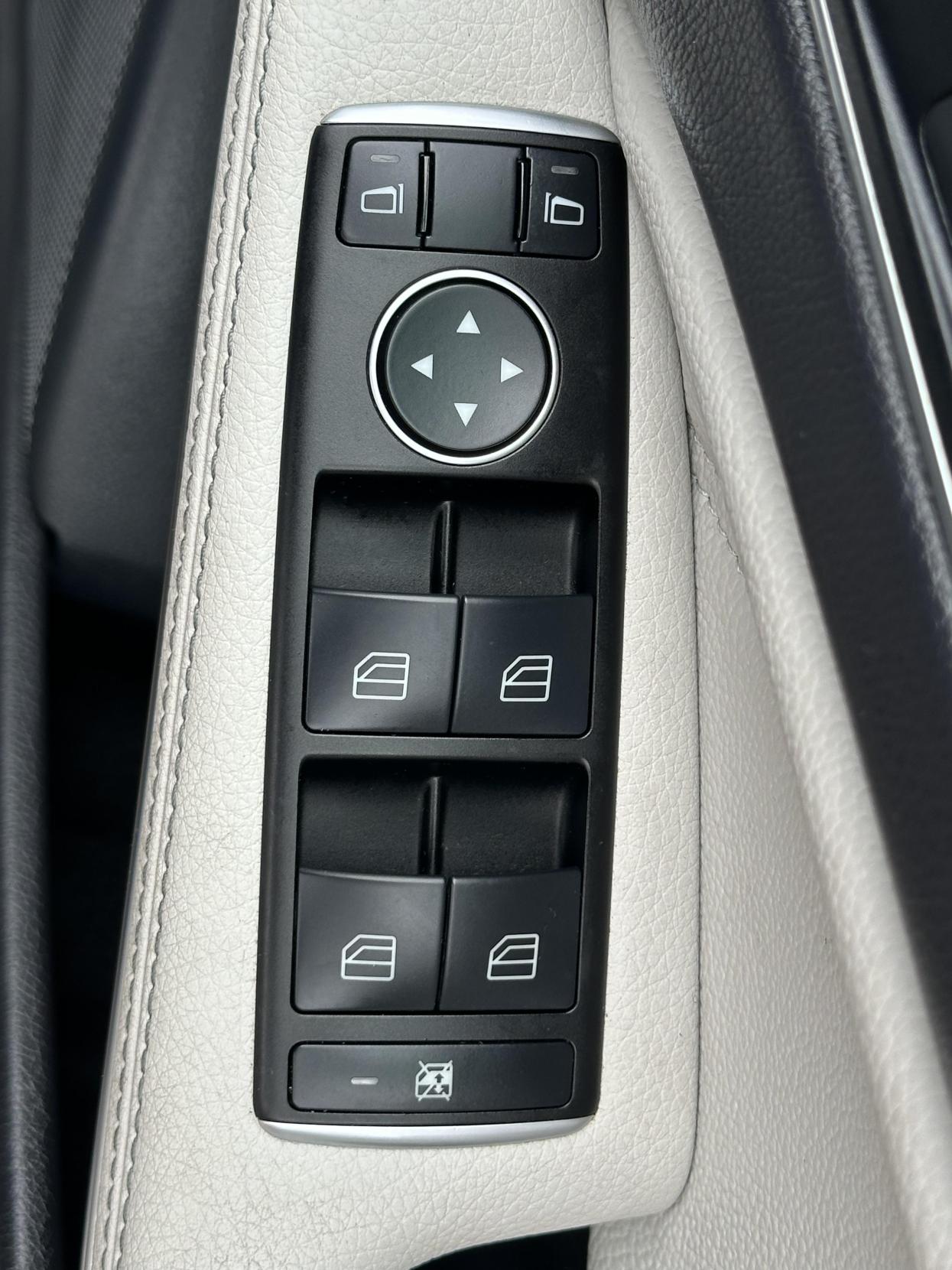 Mercedes-Benz A Class 1.6 A180 Sport Edition Hatchback 5dr Petrol 7G-DCT Euro 6 (s/s) (122 ps)