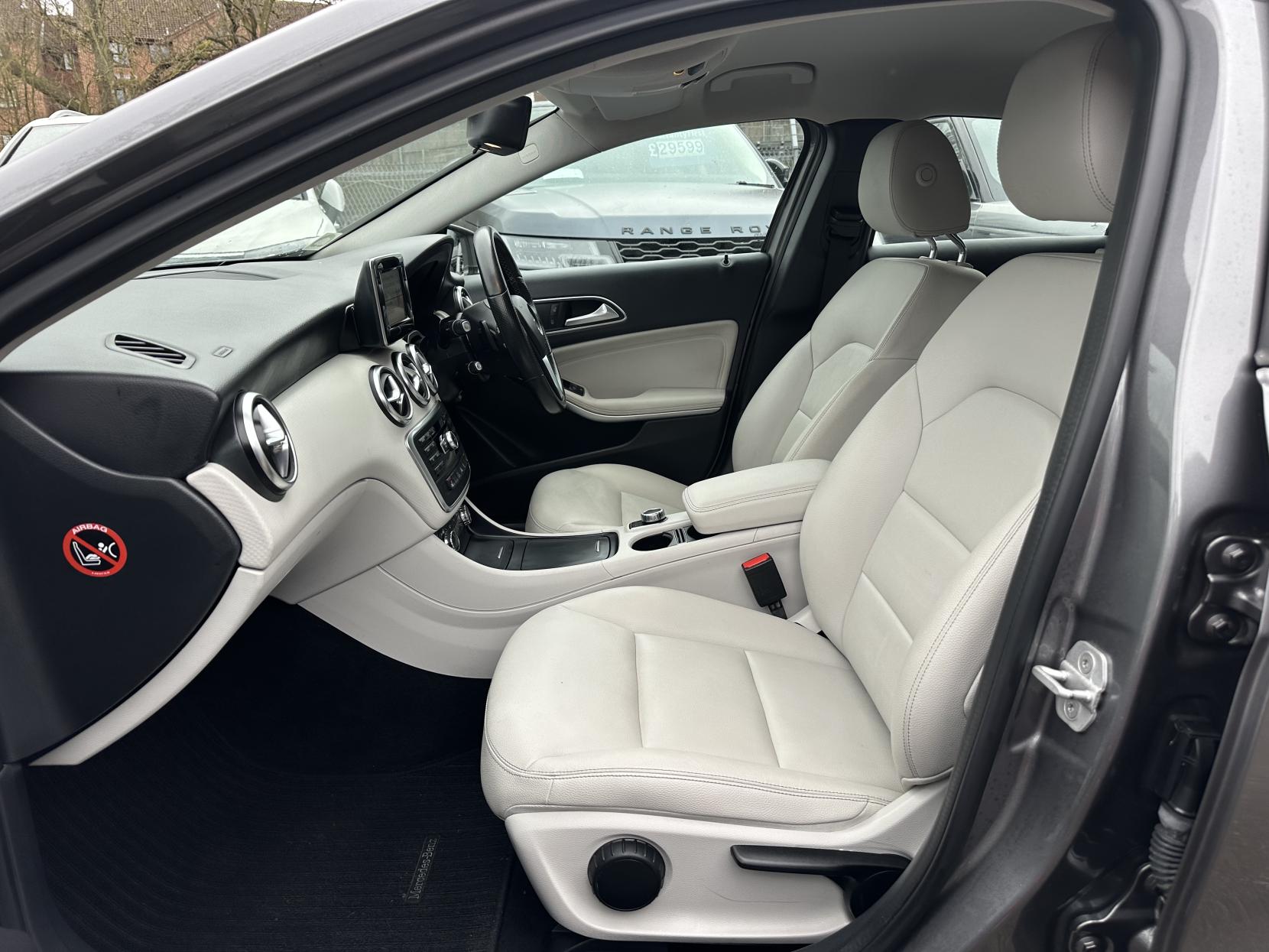 Mercedes-Benz A Class 1.6 A180 Sport Edition Hatchback 5dr Petrol 7G-DCT Euro 6 (s/s) (122 ps)