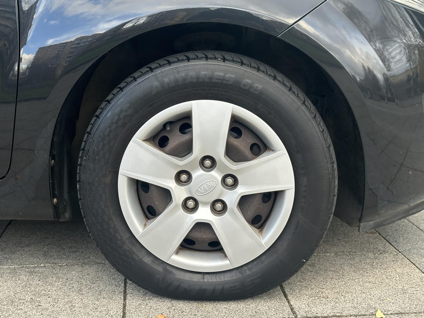 Kia Venga 1.4 1 MPV 5dr Petrol Manual Euro 5 (89 bhp)