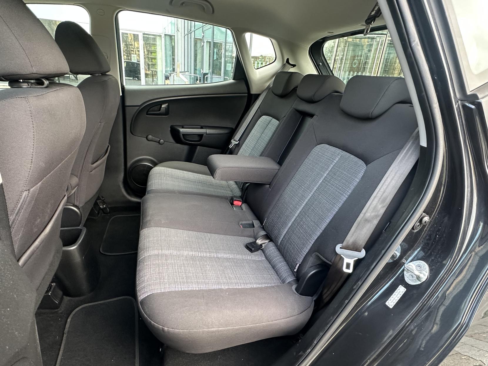 Kia Venga 1.4 1 MPV 5dr Petrol Manual Euro 5 (89 bhp)