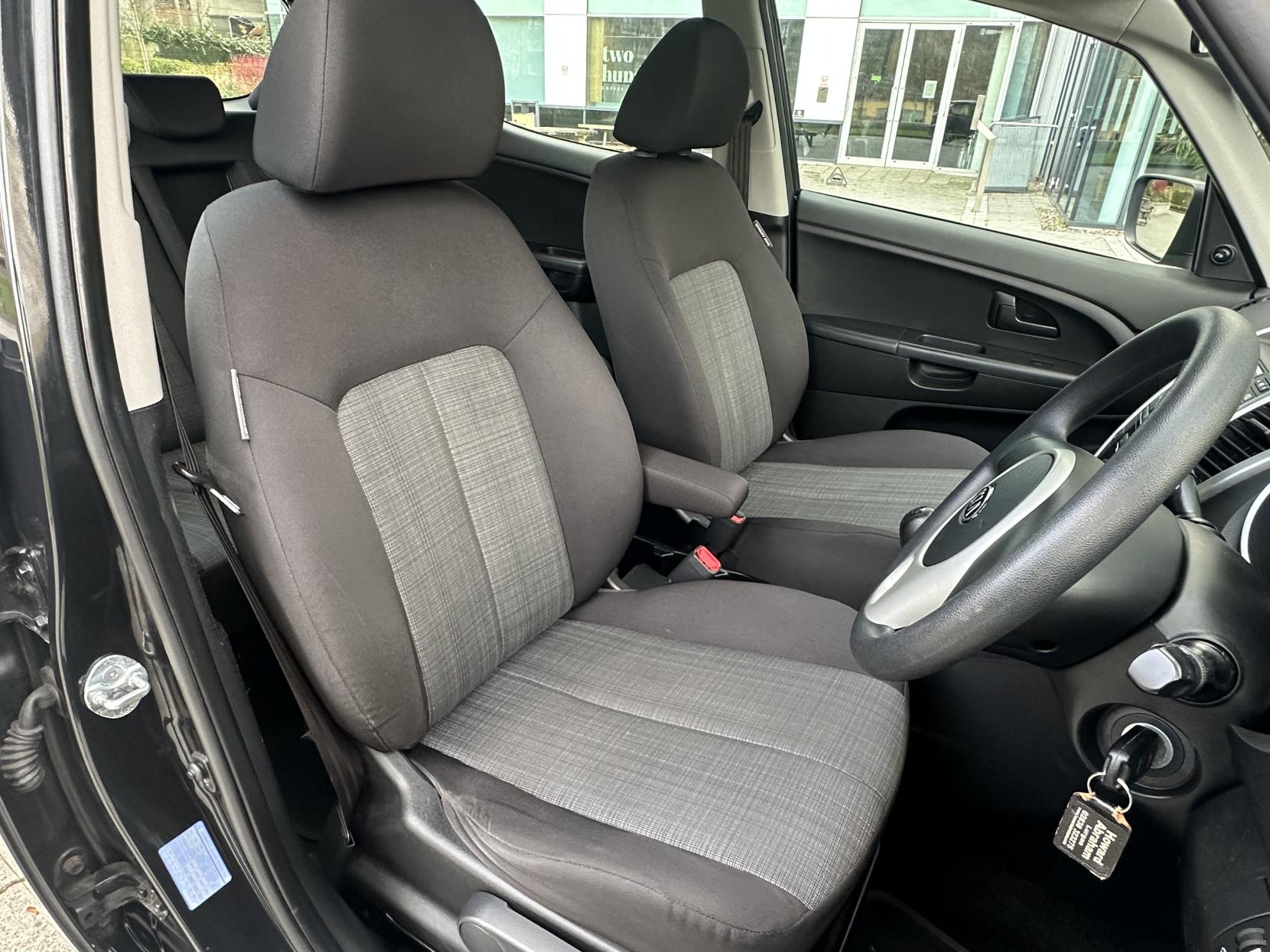 Kia Venga 1.4 1 MPV 5dr Petrol Manual Euro 5 (89 bhp)