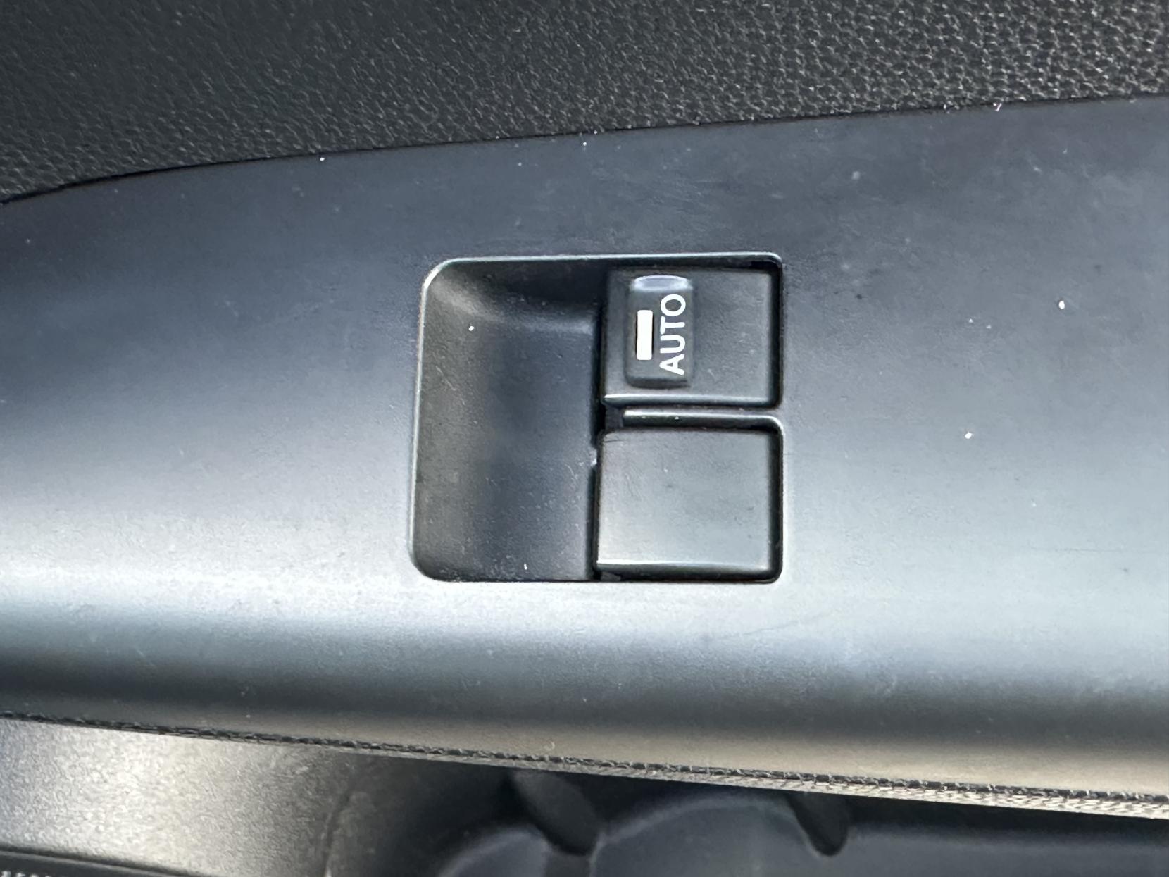 Kia Venga 1.4 1 MPV 5dr Petrol Manual Euro 5 (89 bhp)