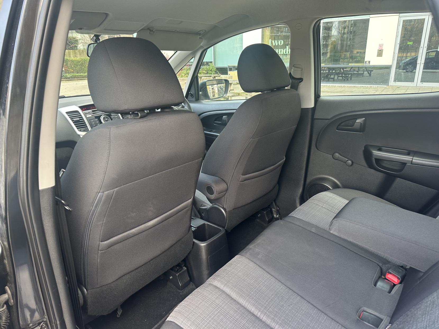 Kia Venga 1.4 1 MPV 5dr Petrol Manual Euro 5 (89 bhp)