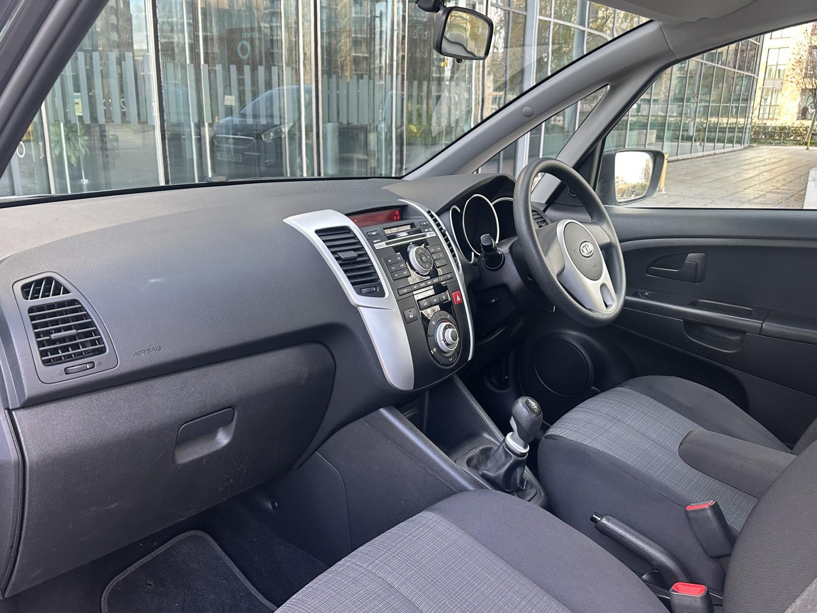 Kia Venga 1.4 1 MPV 5dr Petrol Manual Euro 5 (89 bhp)