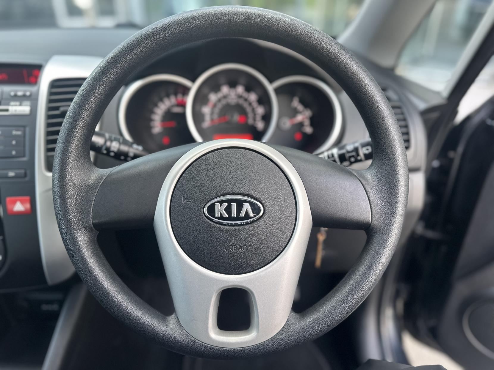 Kia Venga 1.4 1 MPV 5dr Petrol Manual Euro 5 (89 bhp)