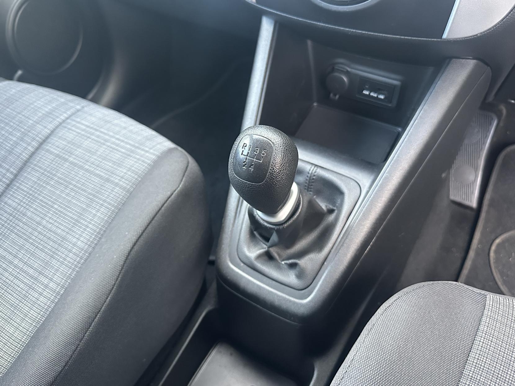 Kia Venga 1.4 1 MPV 5dr Petrol Manual Euro 5 (89 bhp)