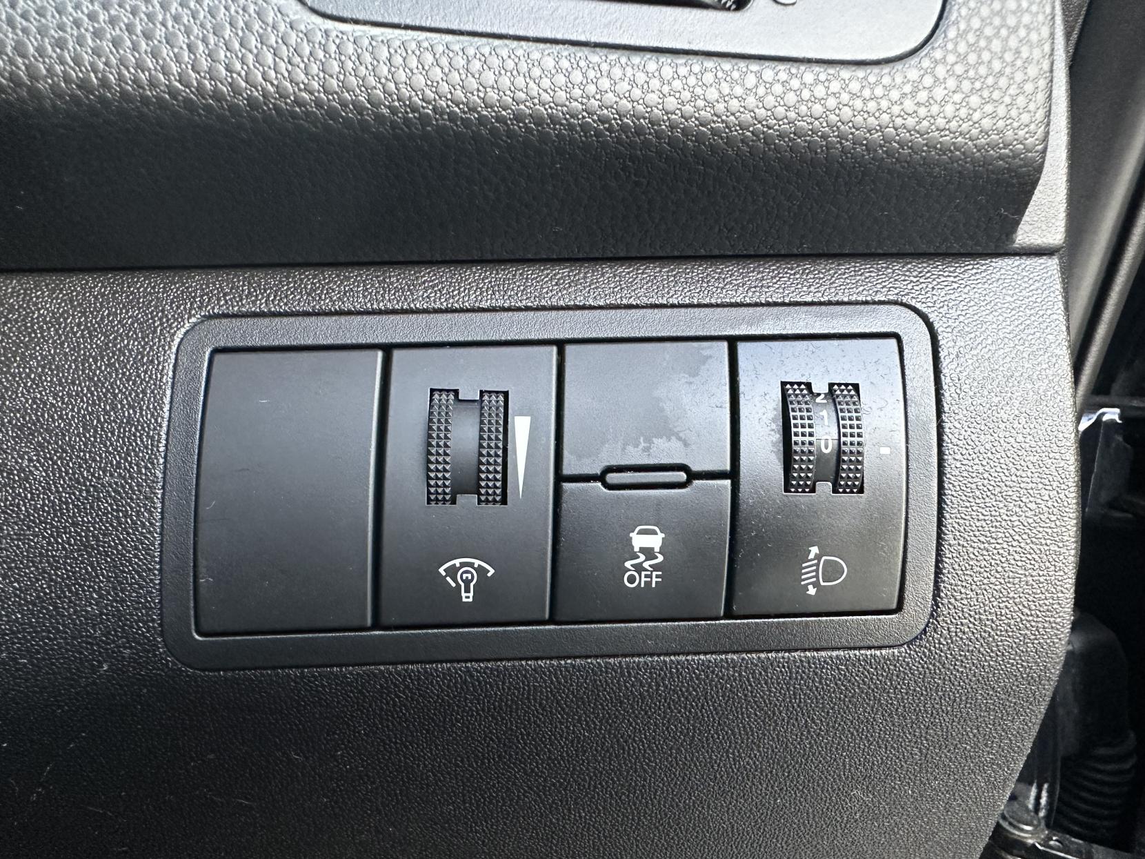 Kia Venga 1.4 1 MPV 5dr Petrol Manual Euro 5 (89 bhp)