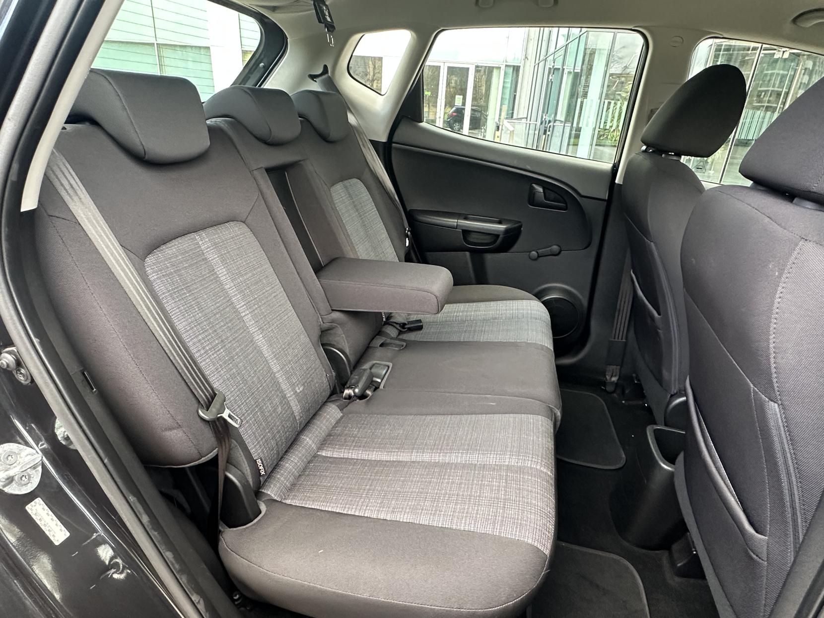 Kia Venga 1.4 1 MPV 5dr Petrol Manual Euro 5 (89 bhp)