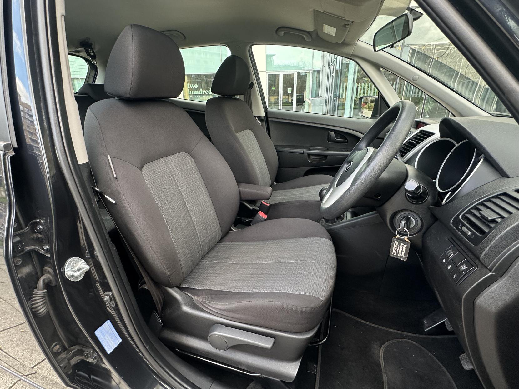 Kia Venga 1.4 1 MPV 5dr Petrol Manual Euro 5 (89 bhp)