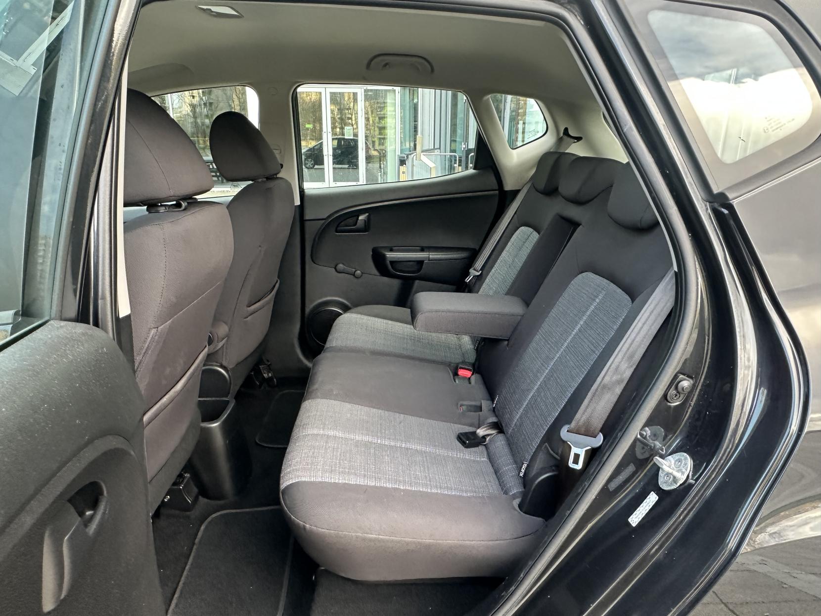 Kia Venga 1.4 1 MPV 5dr Petrol Manual Euro 5 (89 bhp)