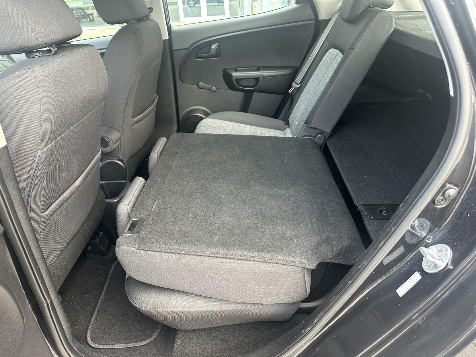 Kia Venga 1.4 1 MPV 5dr Petrol Manual Euro 5 (89 bhp)