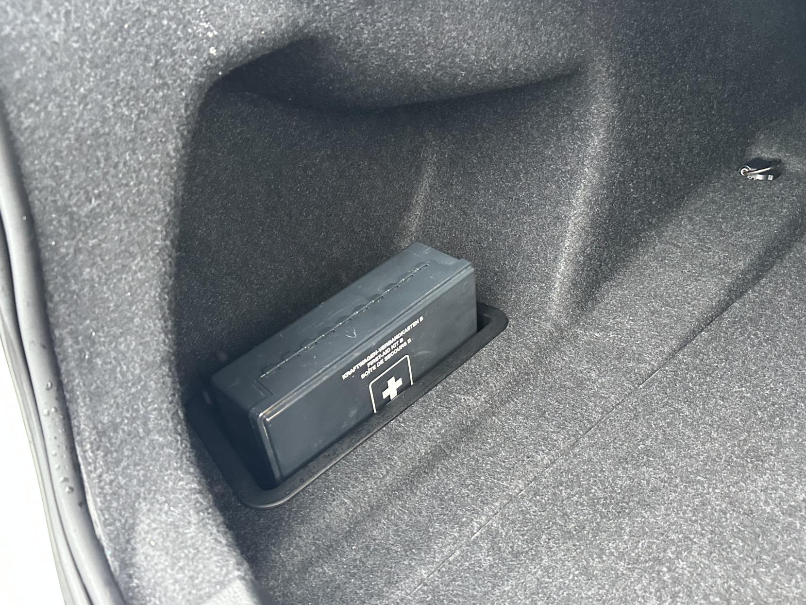 BMW 3 Series 2.0 320i Luxury Saloon 4dr Petrol Auto Euro 6 (s/s) (184 ps)