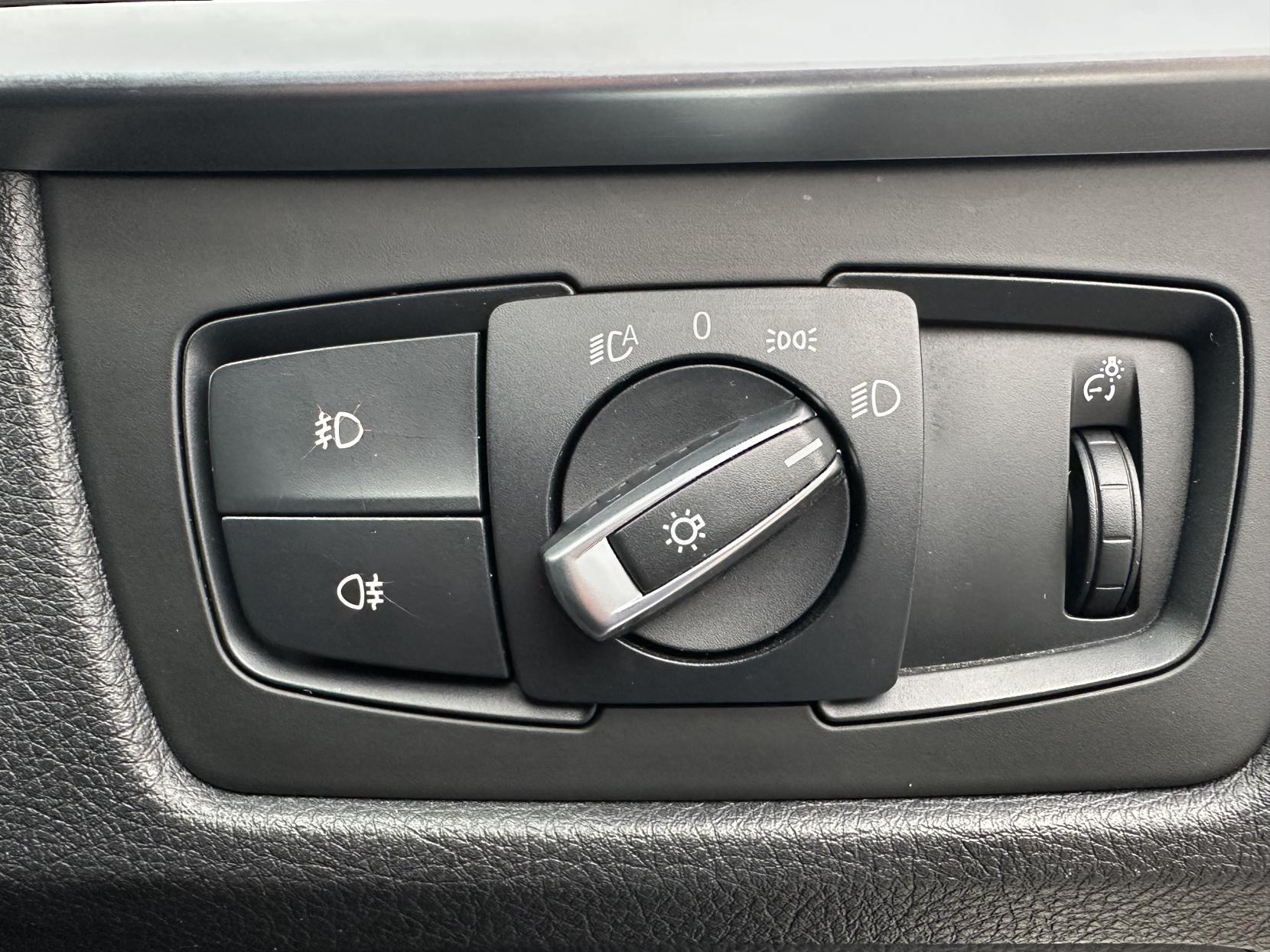 BMW 3 Series 2.0 320i Luxury Saloon 4dr Petrol Auto Euro 6 (s/s) (184 ps)