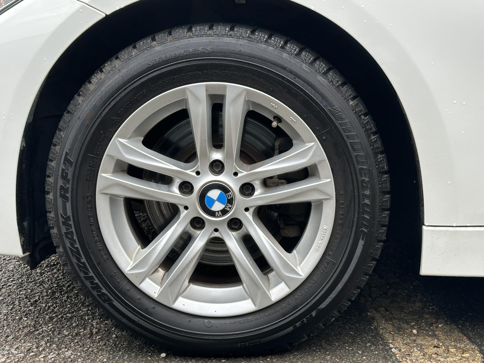 BMW 3 Series 2.0 320i Luxury Saloon 4dr Petrol Auto Euro 6 (s/s) (184 ps)