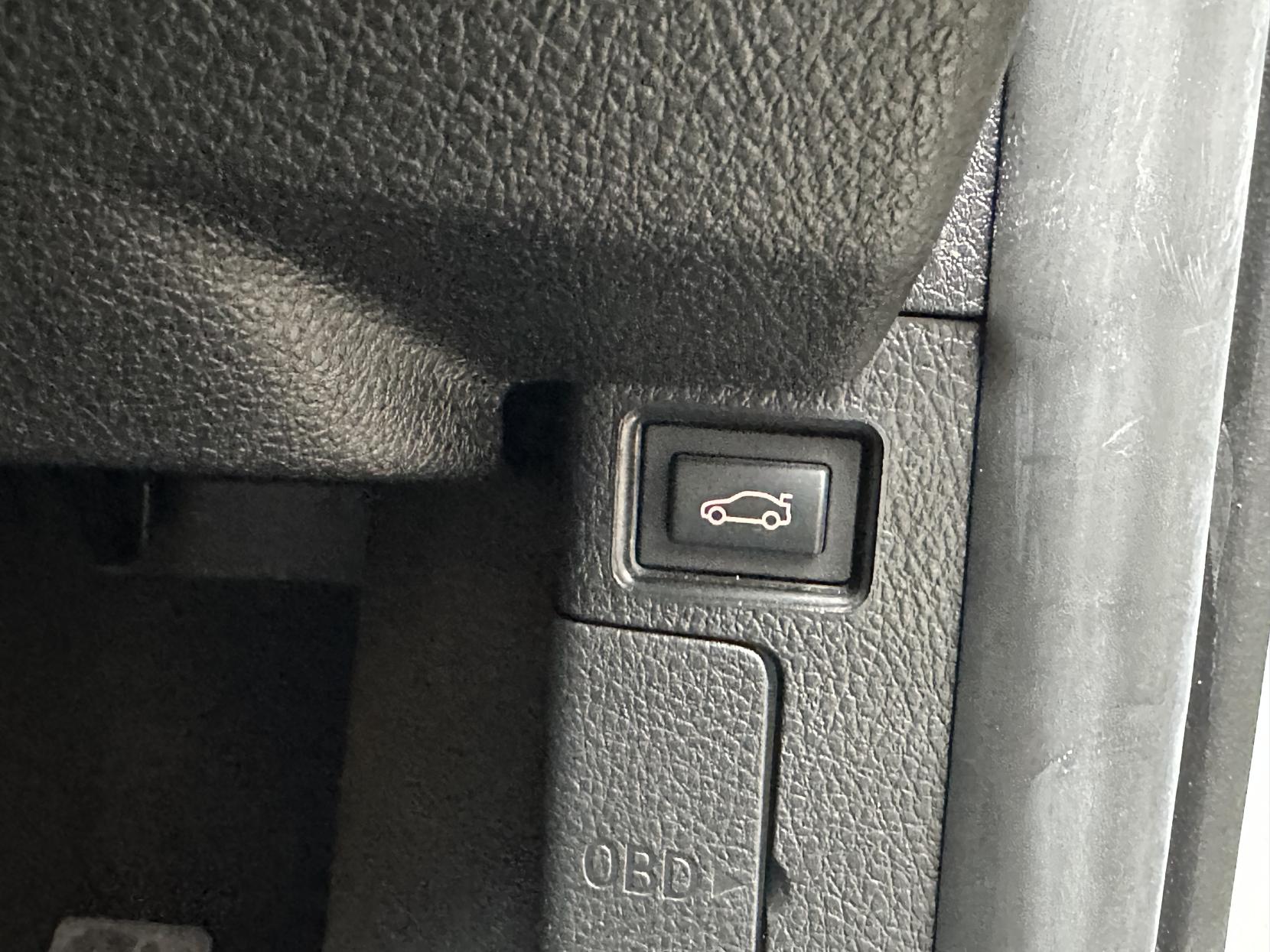 BMW 3 Series 2.0 320i Luxury Saloon 4dr Petrol Auto Euro 6 (s/s) (184 ps)