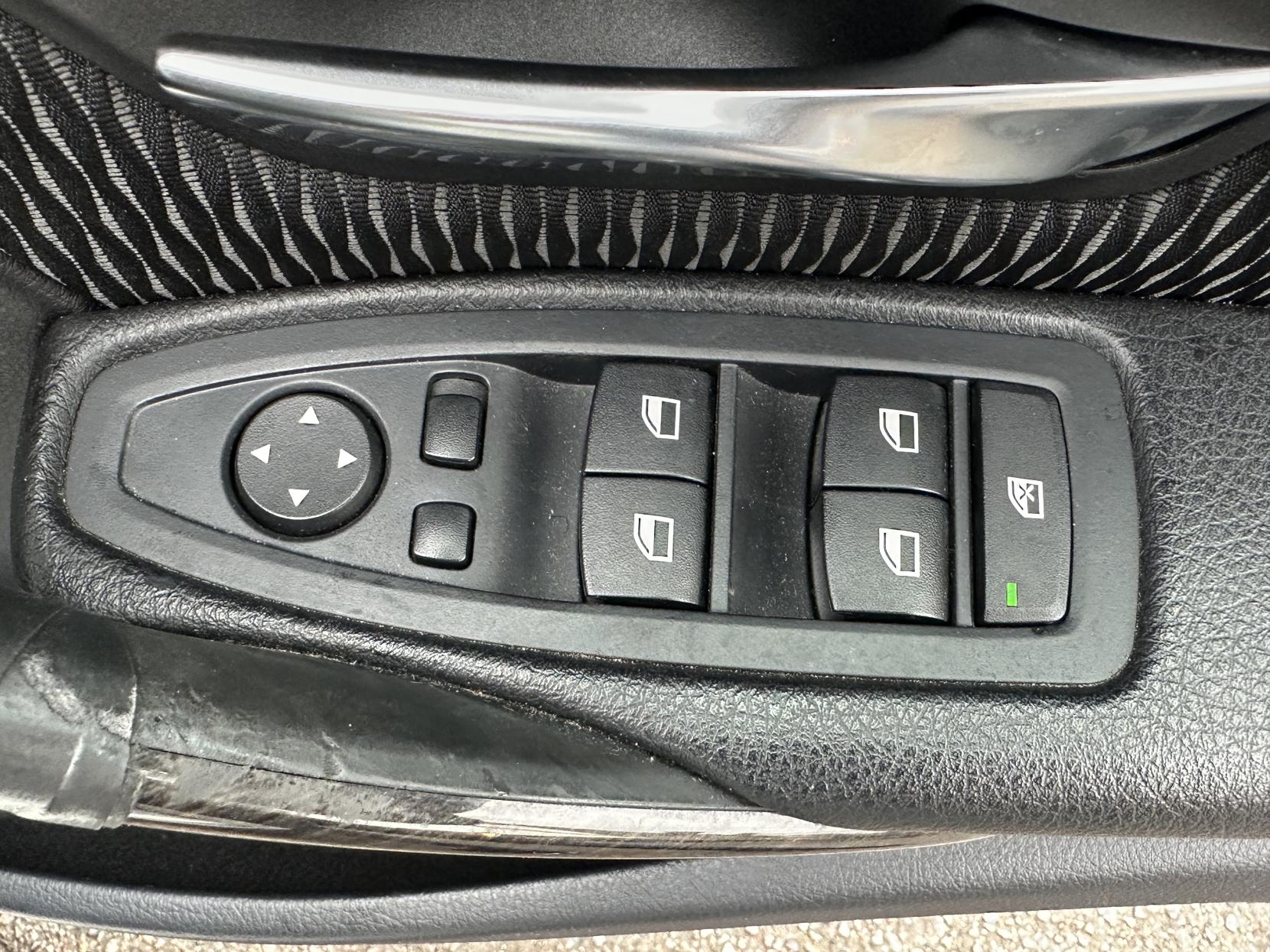 BMW 3 Series 2.0 320i Luxury Saloon 4dr Petrol Auto Euro 6 (s/s) (184 ps)