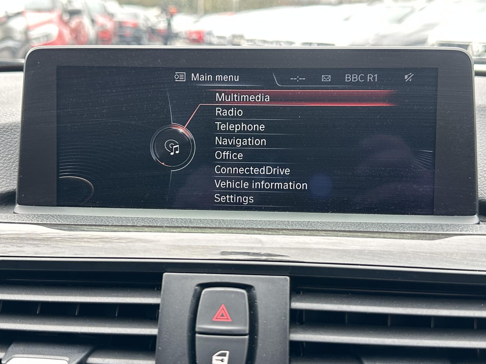 BMW 3 Series 2.0 320i Luxury Saloon 4dr Petrol Auto Euro 6 (s/s) (184 ps)