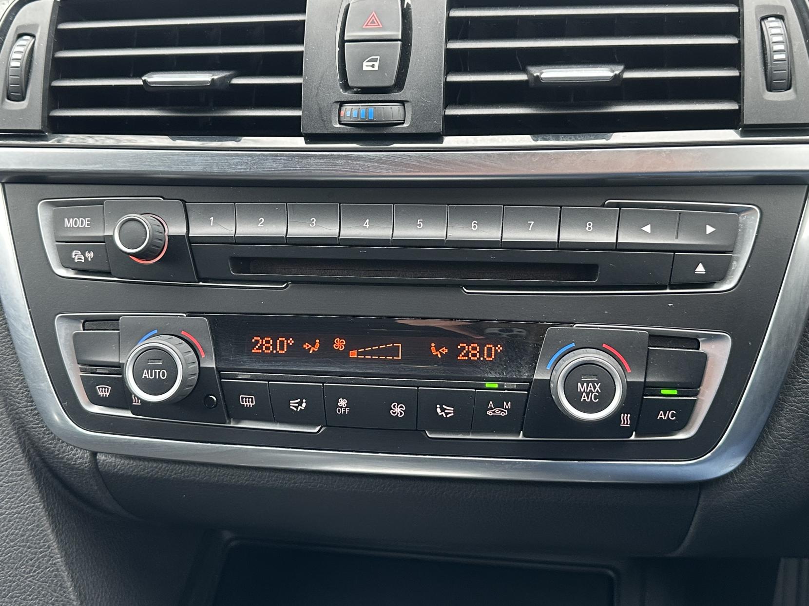 BMW 3 Series 2.0 320i Luxury Saloon 4dr Petrol Auto Euro 6 (s/s) (184 ps)