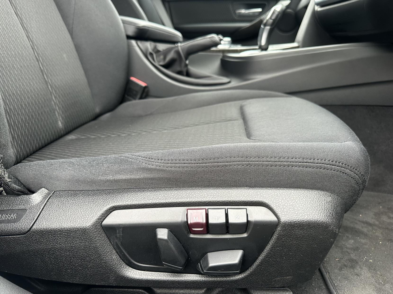 BMW 3 Series 2.0 320i Luxury Saloon 4dr Petrol Auto Euro 6 (s/s) (184 ps)