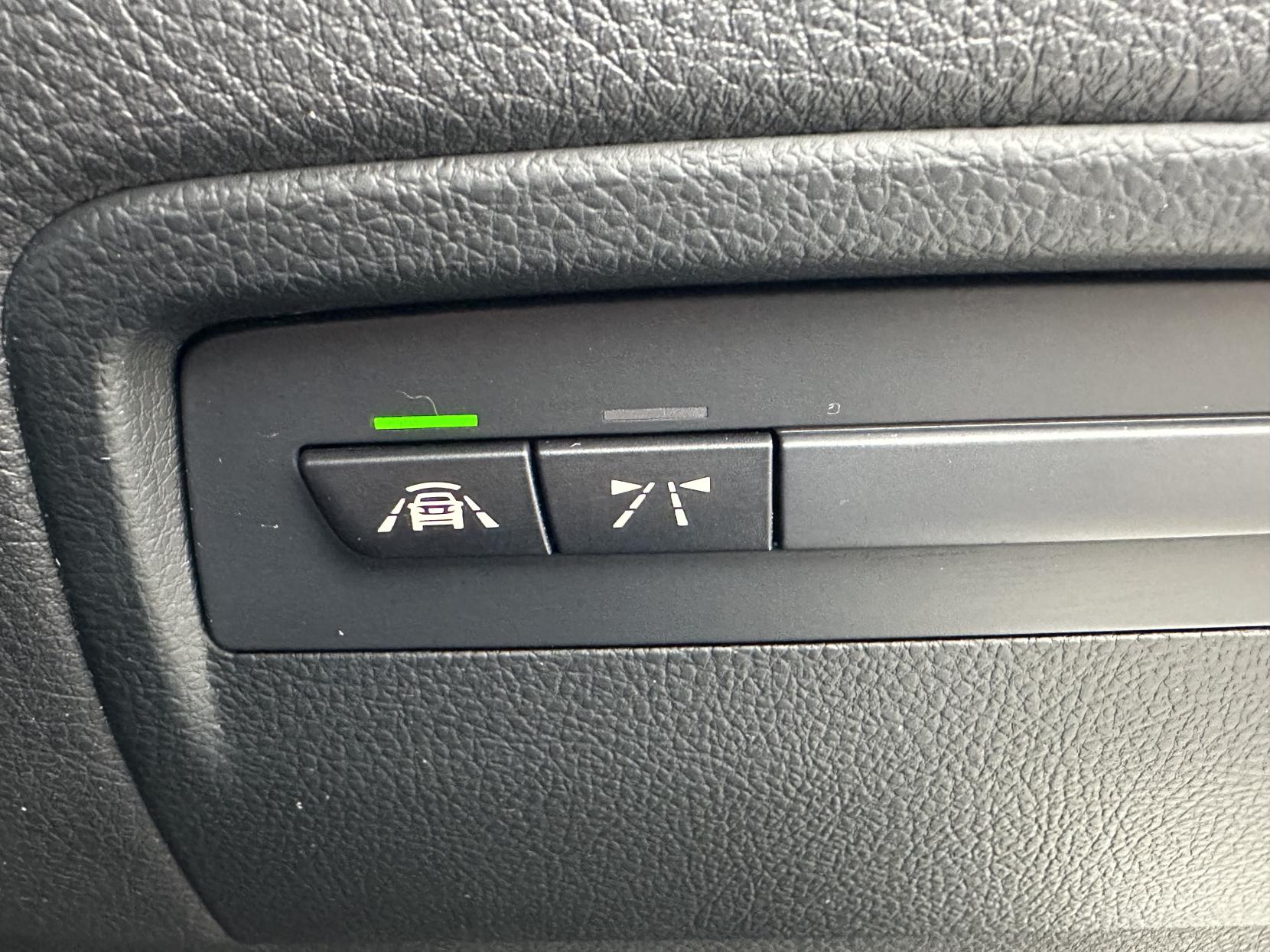 BMW 3 Series 2.0 320i Luxury Saloon 4dr Petrol Auto Euro 6 (s/s) (184 ps)