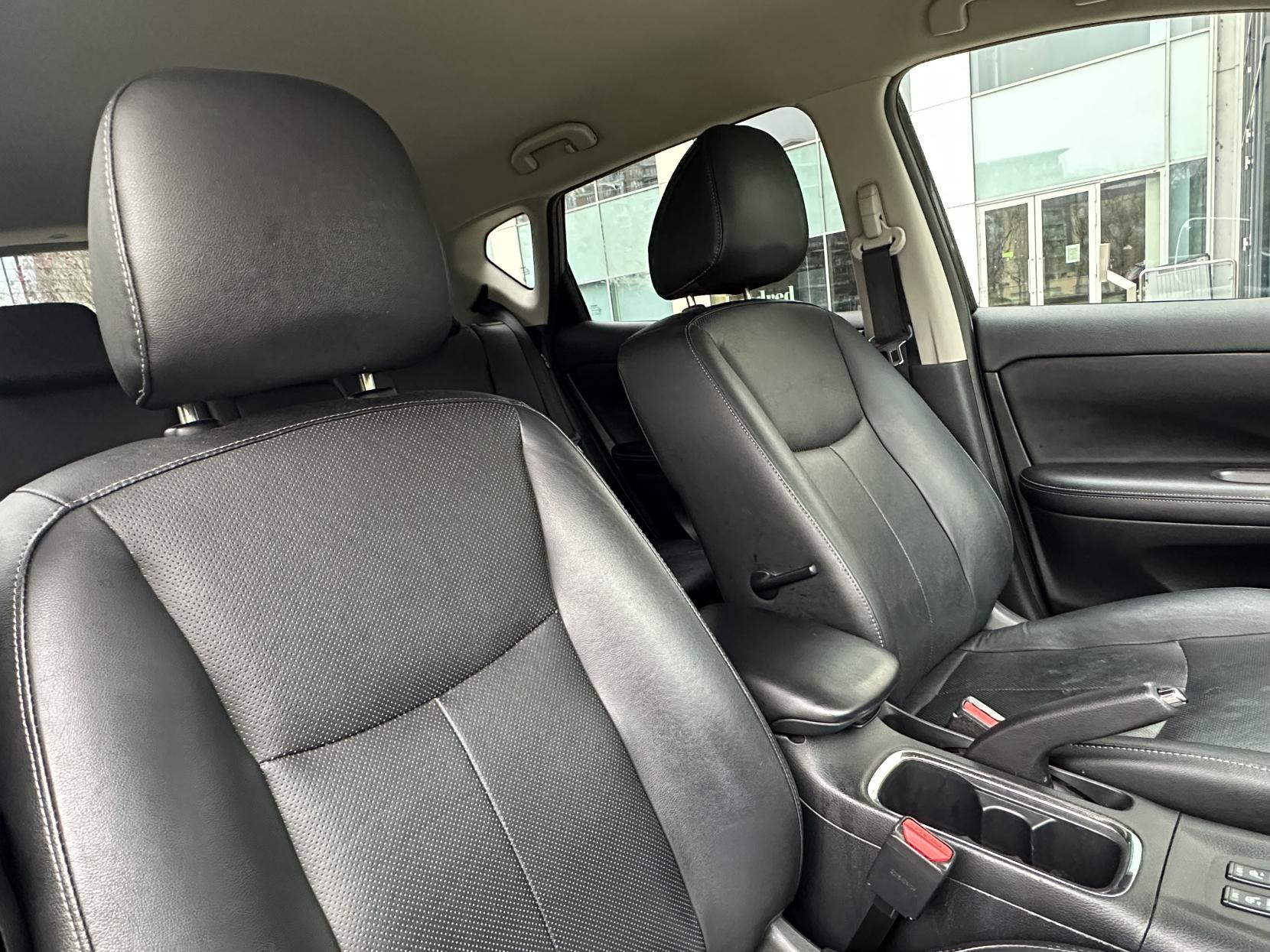 Nissan Pulsar 1.2 DIG-T Tekna Hatchback 5dr Petrol XTRON Euro 6 (s/s) (115 ps)