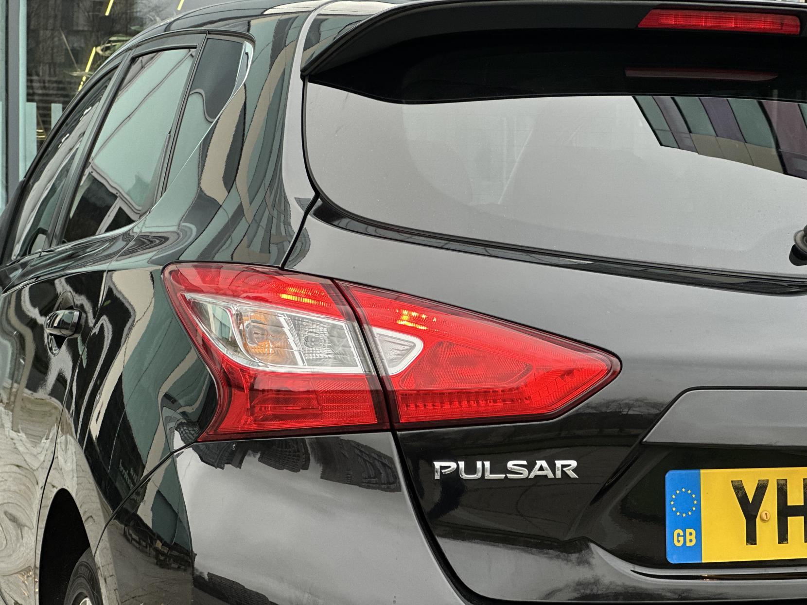 Nissan Pulsar 1.2 DIG-T Tekna Hatchback 5dr Petrol XTRON Euro 6 (s/s) (115 ps)