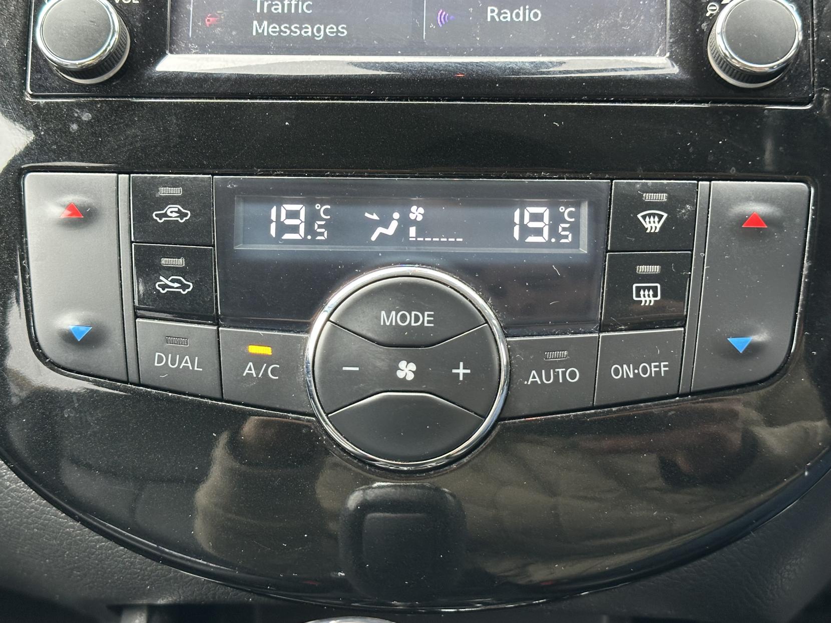 Nissan Pulsar 1.2 DIG-T Tekna Hatchback 5dr Petrol XTRON Euro 6 (s/s) (115 ps)