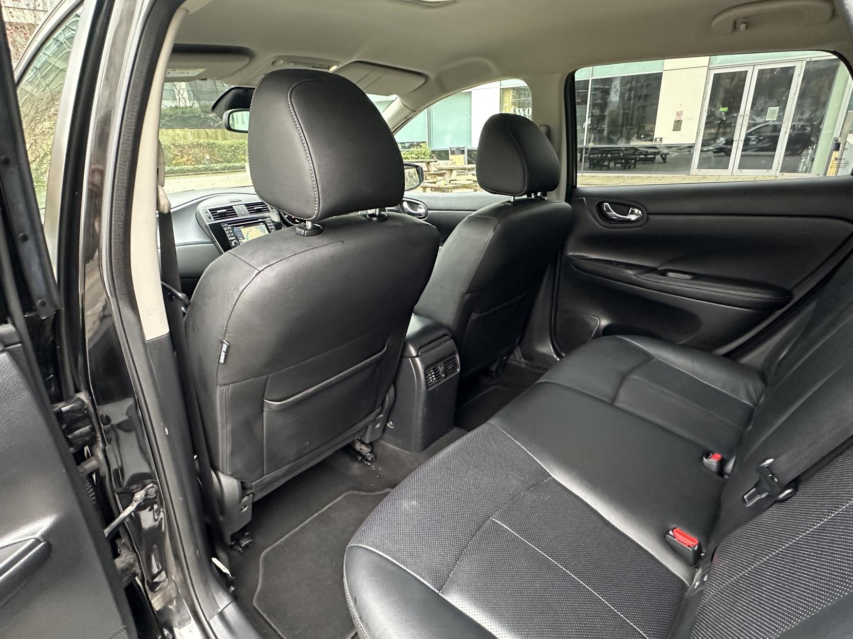 Nissan Pulsar 1.2 DIG-T Tekna Hatchback 5dr Petrol XTRON Euro 6 (s/s) (115 ps)