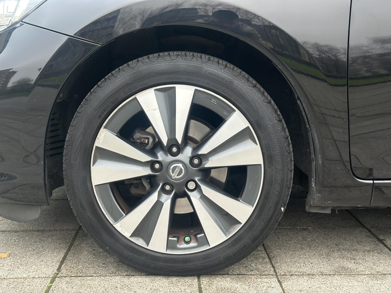 Nissan Pulsar 1.2 DIG-T Tekna Hatchback 5dr Petrol XTRON Euro 6 (s/s) (115 ps)