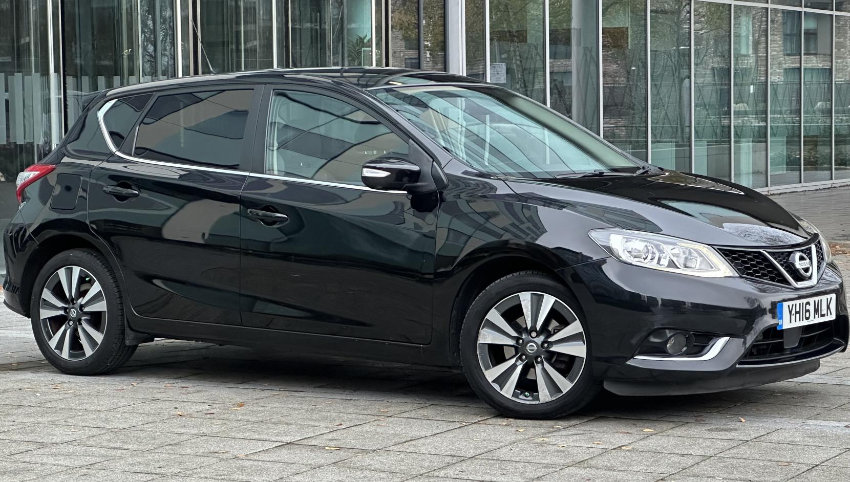 Nissan Pulsar 1.2 DIG-T Tekna Hatchback 5dr Petrol XTRON Euro 6 (s/s) (115 ps)