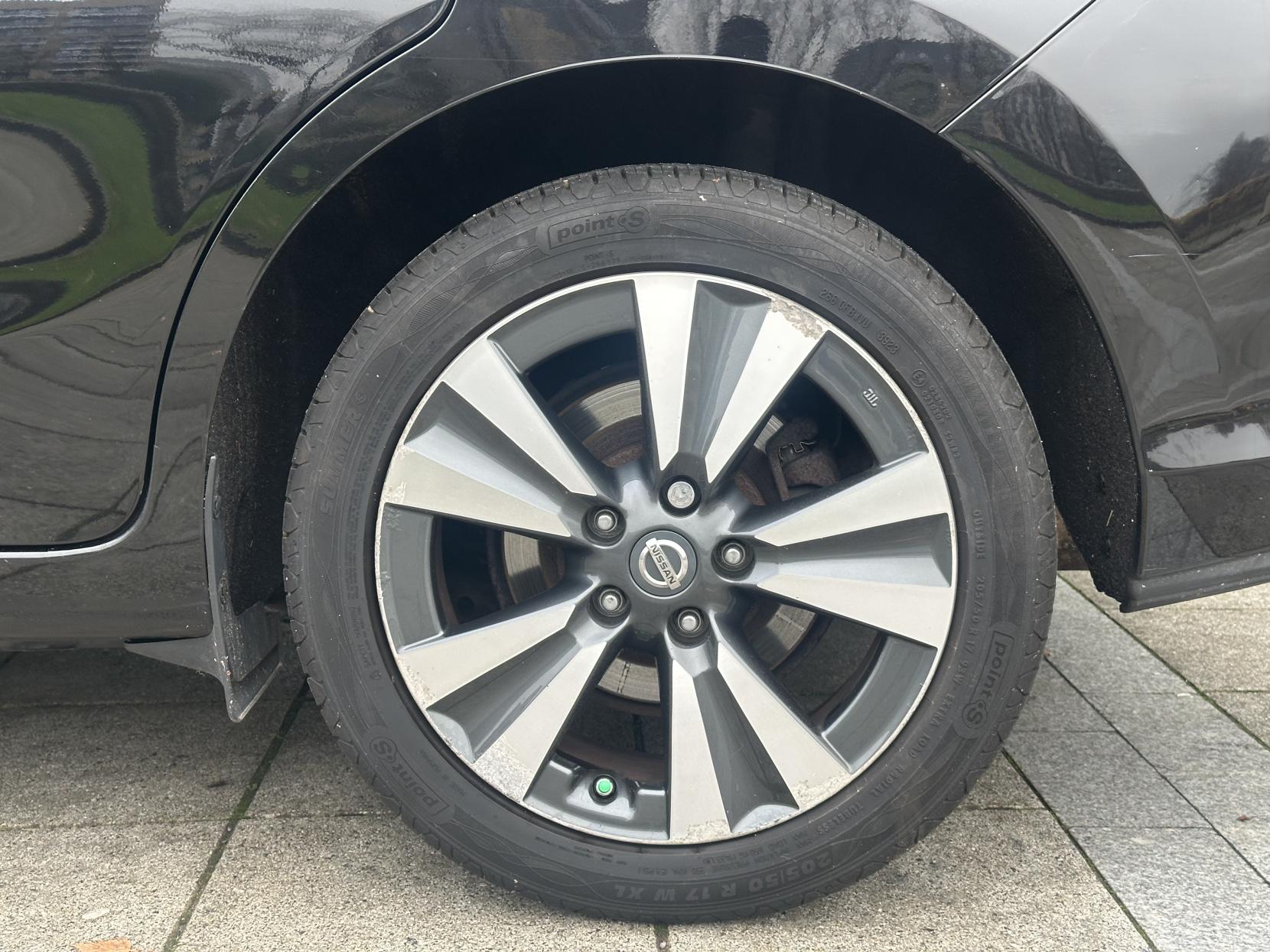 Nissan Pulsar 1.2 DIG-T Tekna Hatchback 5dr Petrol XTRON Euro 6 (s/s) (115 ps)