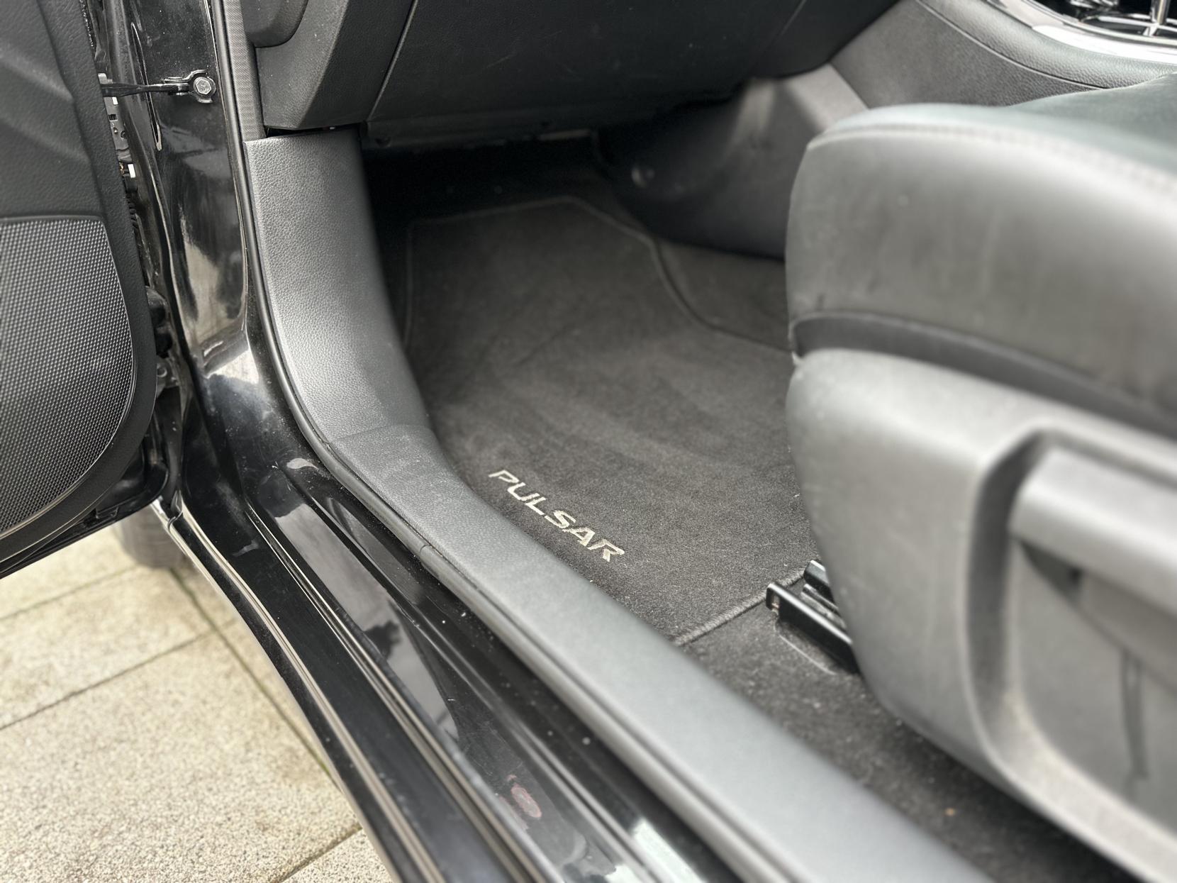 Nissan Pulsar 1.2 DIG-T Tekna Hatchback 5dr Petrol XTRON Euro 6 (s/s) (115 ps)