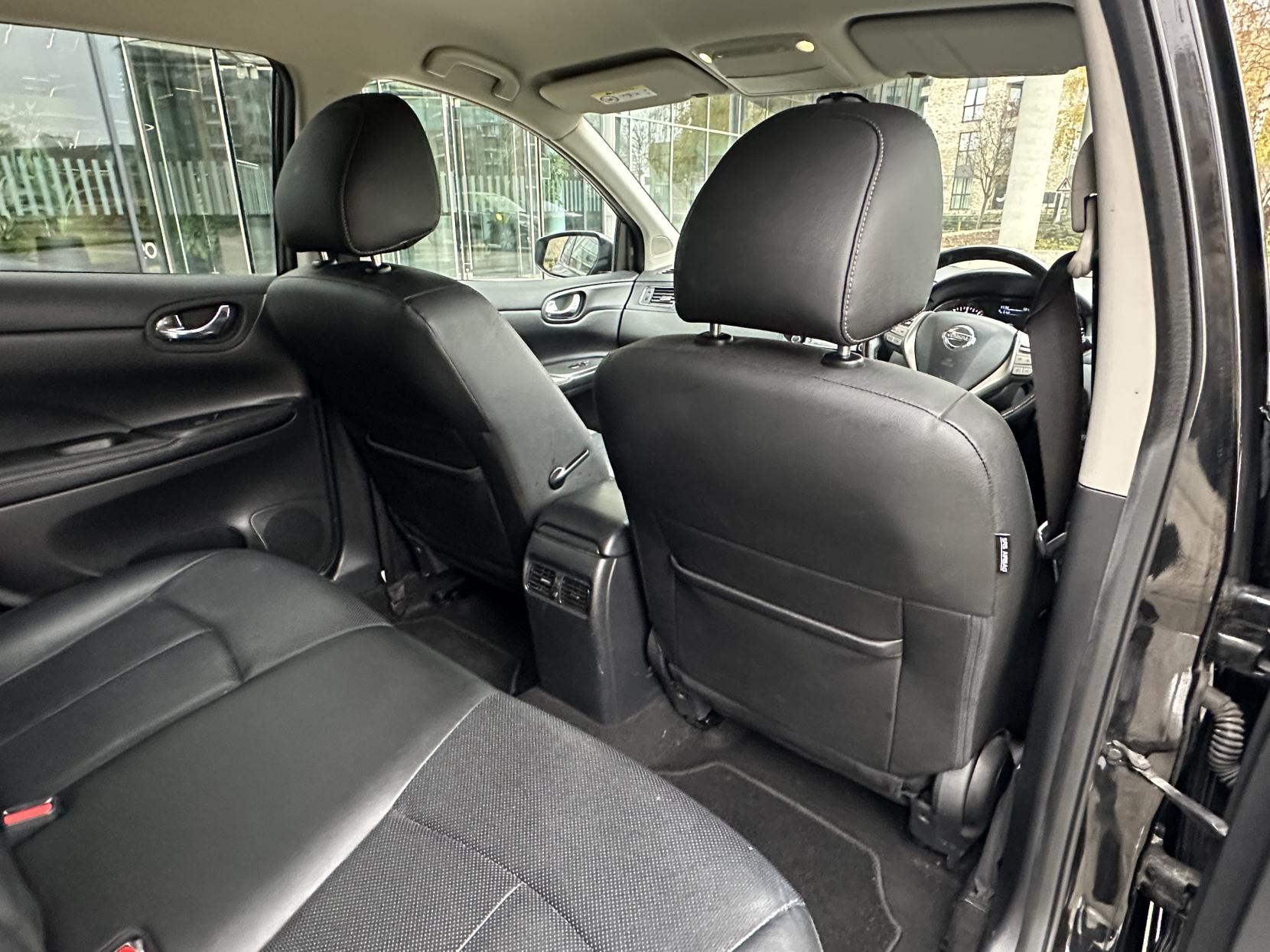 Nissan Pulsar 1.2 DIG-T Tekna Hatchback 5dr Petrol XTRON Euro 6 (s/s) (115 ps)