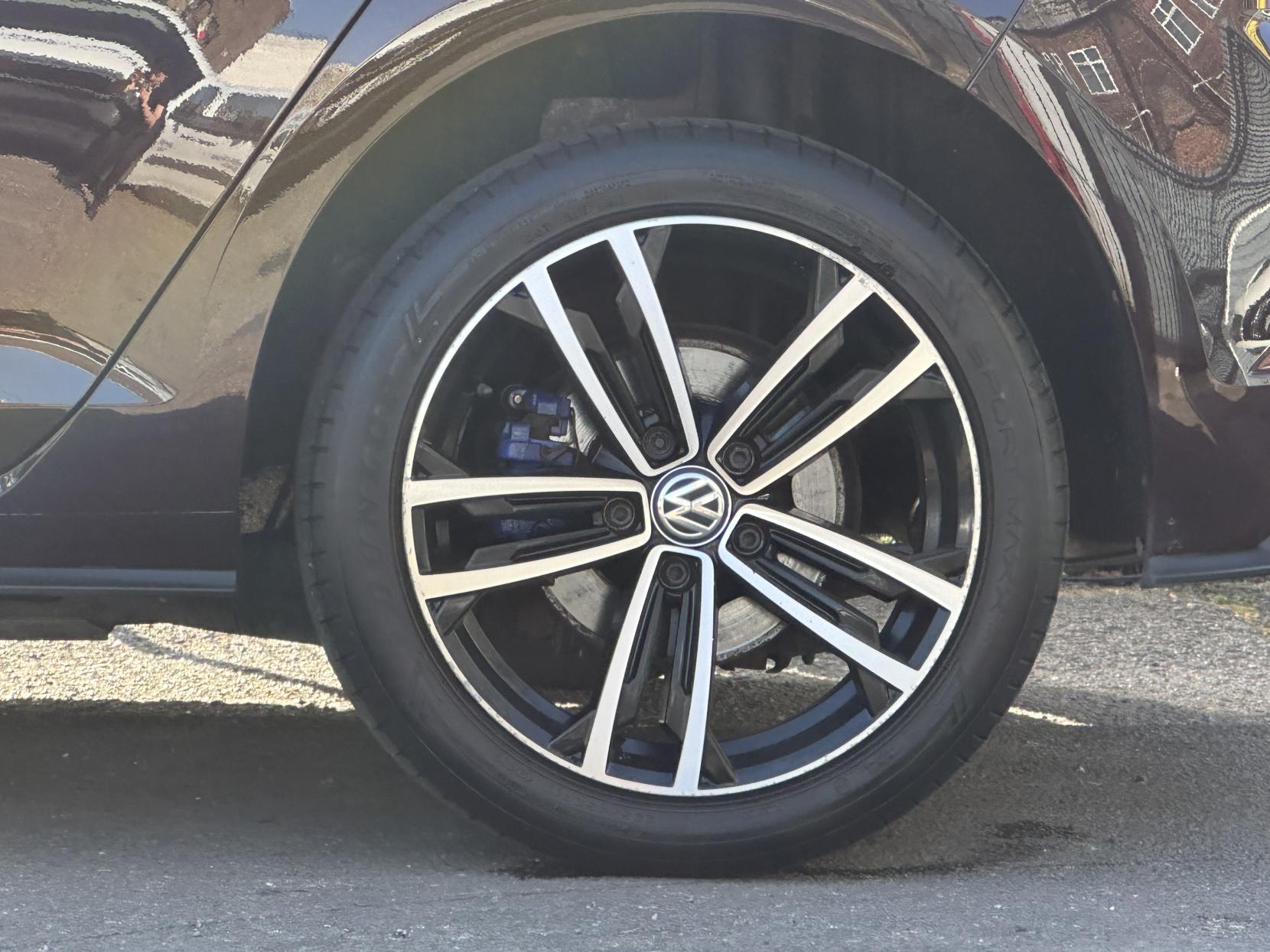 Volkswagen Golf 1.4 TSI 8.7kWh GTE Hatchback 5dr Petrol Plug-in Hybrid DSG Euro 6 (s/s) (204 ps)