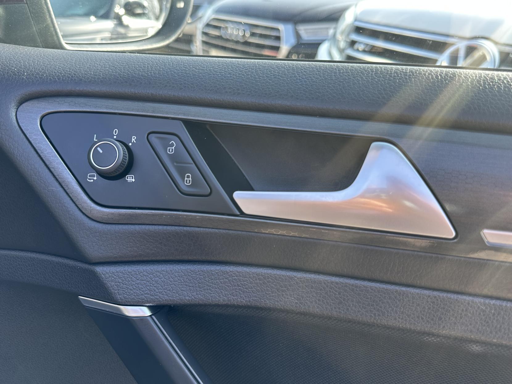 Volkswagen Golf 1.4 TSI 8.7kWh GTE Hatchback 5dr Petrol Plug-in Hybrid DSG Euro 6 (s/s) (204 ps)