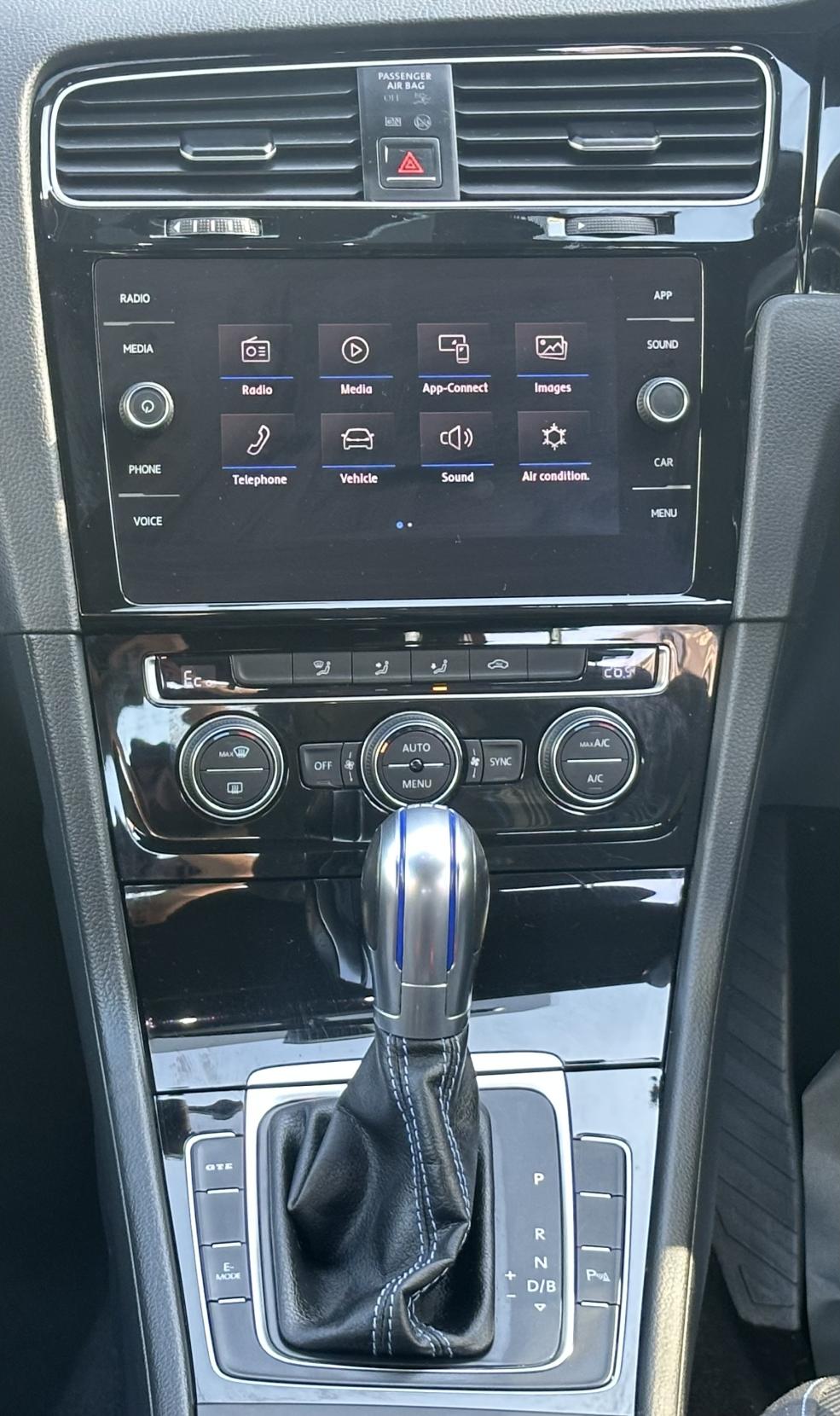 Volkswagen Golf 1.4 TSI 8.7kWh GTE Hatchback 5dr Petrol Plug-in Hybrid DSG Euro 6 (s/s) (204 ps)