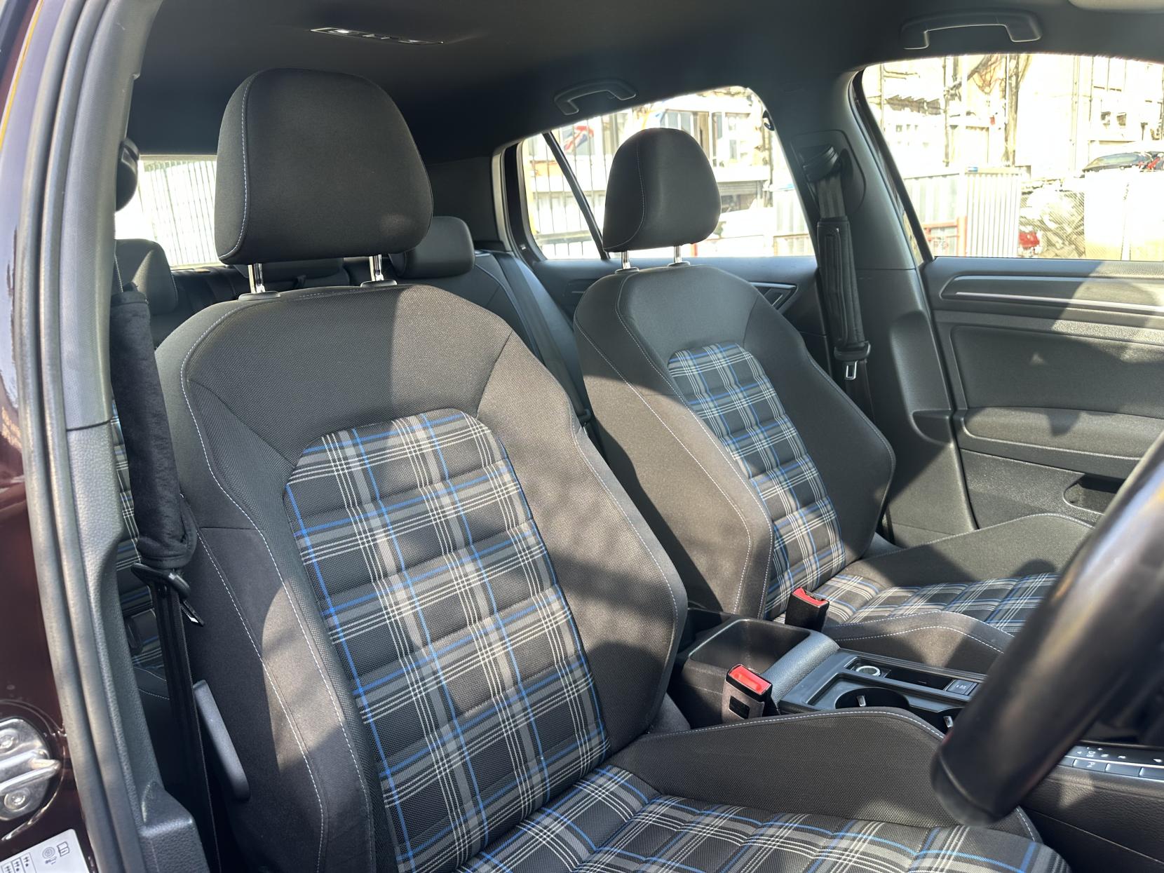 Volkswagen Golf 1.4 TSI 8.7kWh GTE Hatchback 5dr Petrol Plug-in Hybrid DSG Euro 6 (s/s) (204 ps)