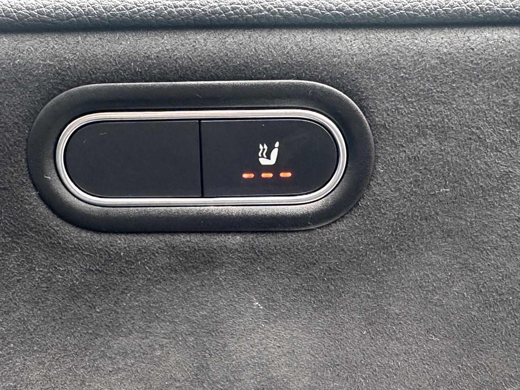 Mercedes-Benz A Class 1.3 A180 AMG Line (Executive) Hatchback 5dr Petrol 7G-DCT Euro 6 (s/s) (136 ps)