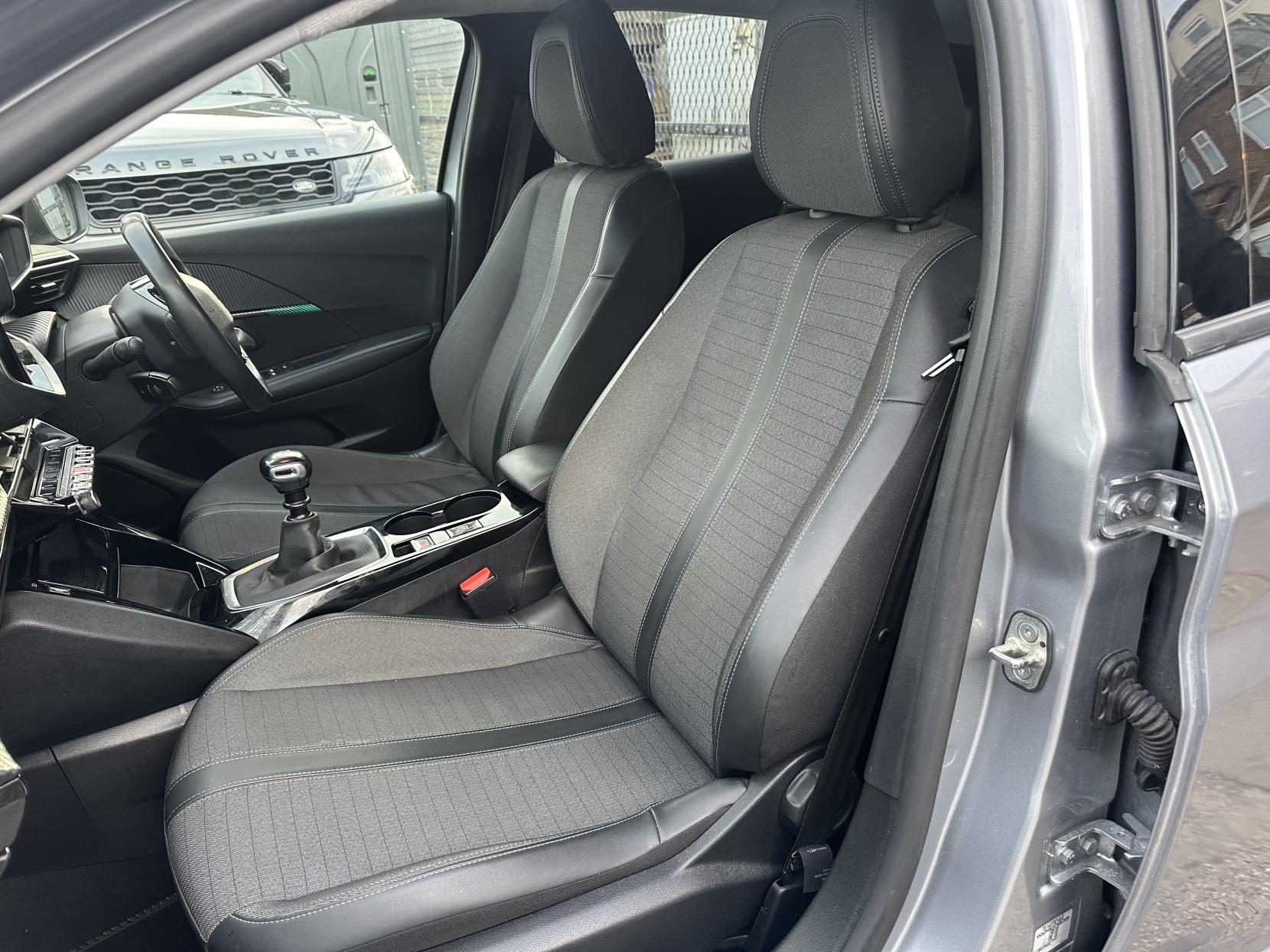 Peugeot 208 1.2 PureTech Allure Premium + Hatchback 5dr Petrol Manual Euro 6 (s/s) (100 ps)