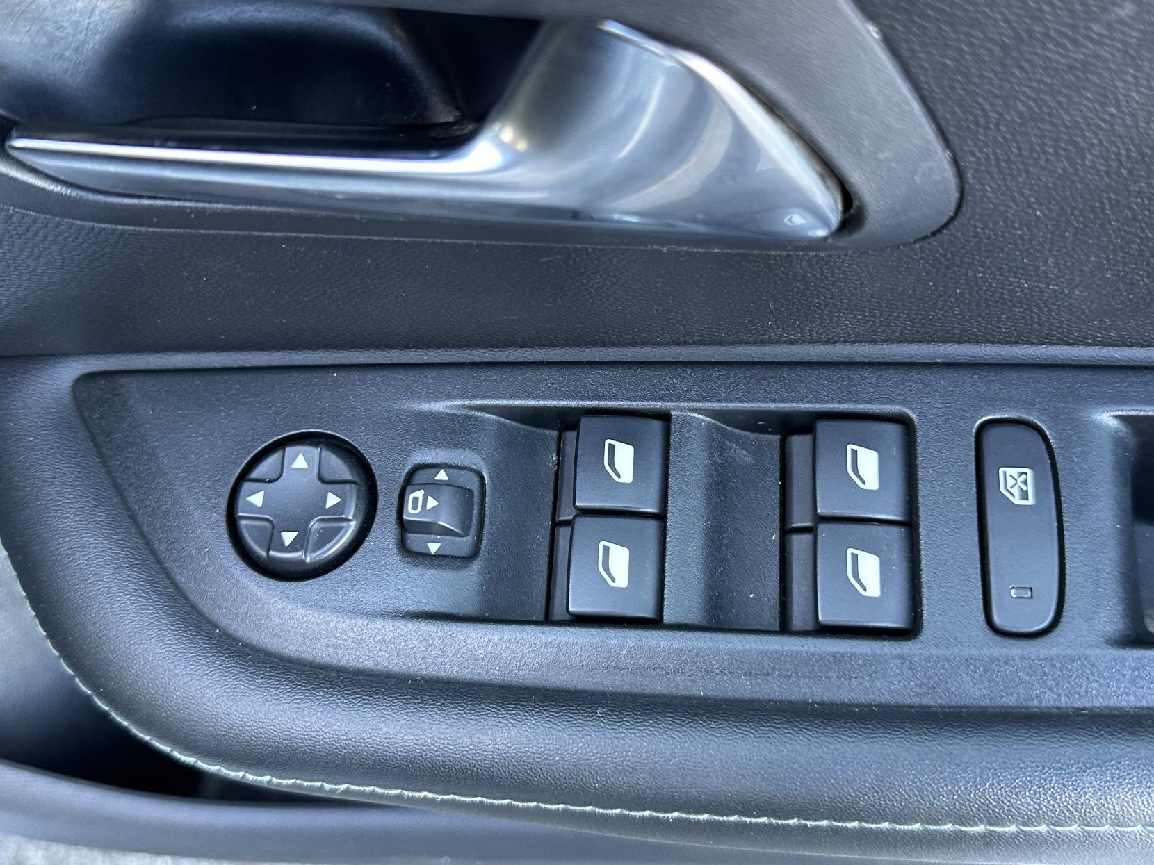 Peugeot 208 1.2 PureTech Allure Premium + Hatchback 5dr Petrol Manual Euro 6 (s/s) (100 ps)