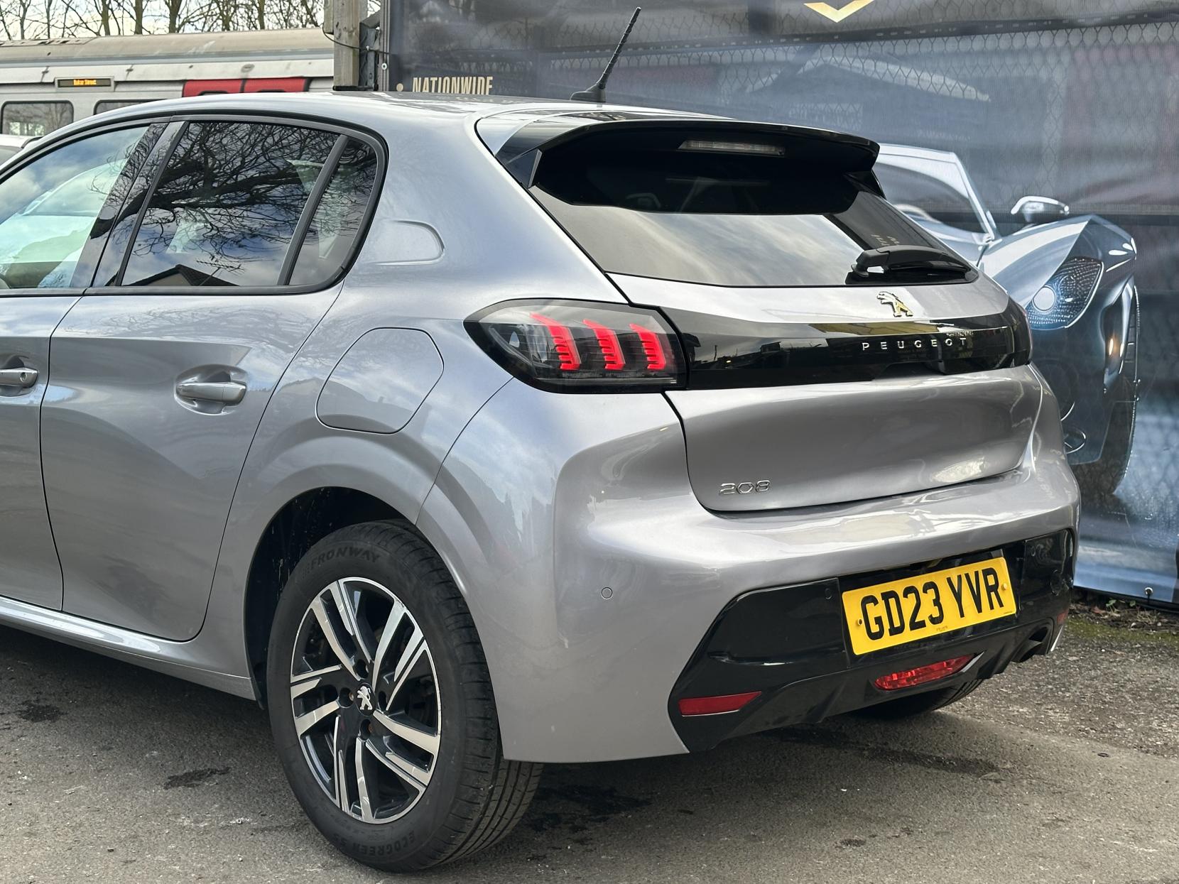 Peugeot 208 1.2 PureTech Allure Premium + Hatchback 5dr Petrol Manual Euro 6 (s/s) (100 ps)