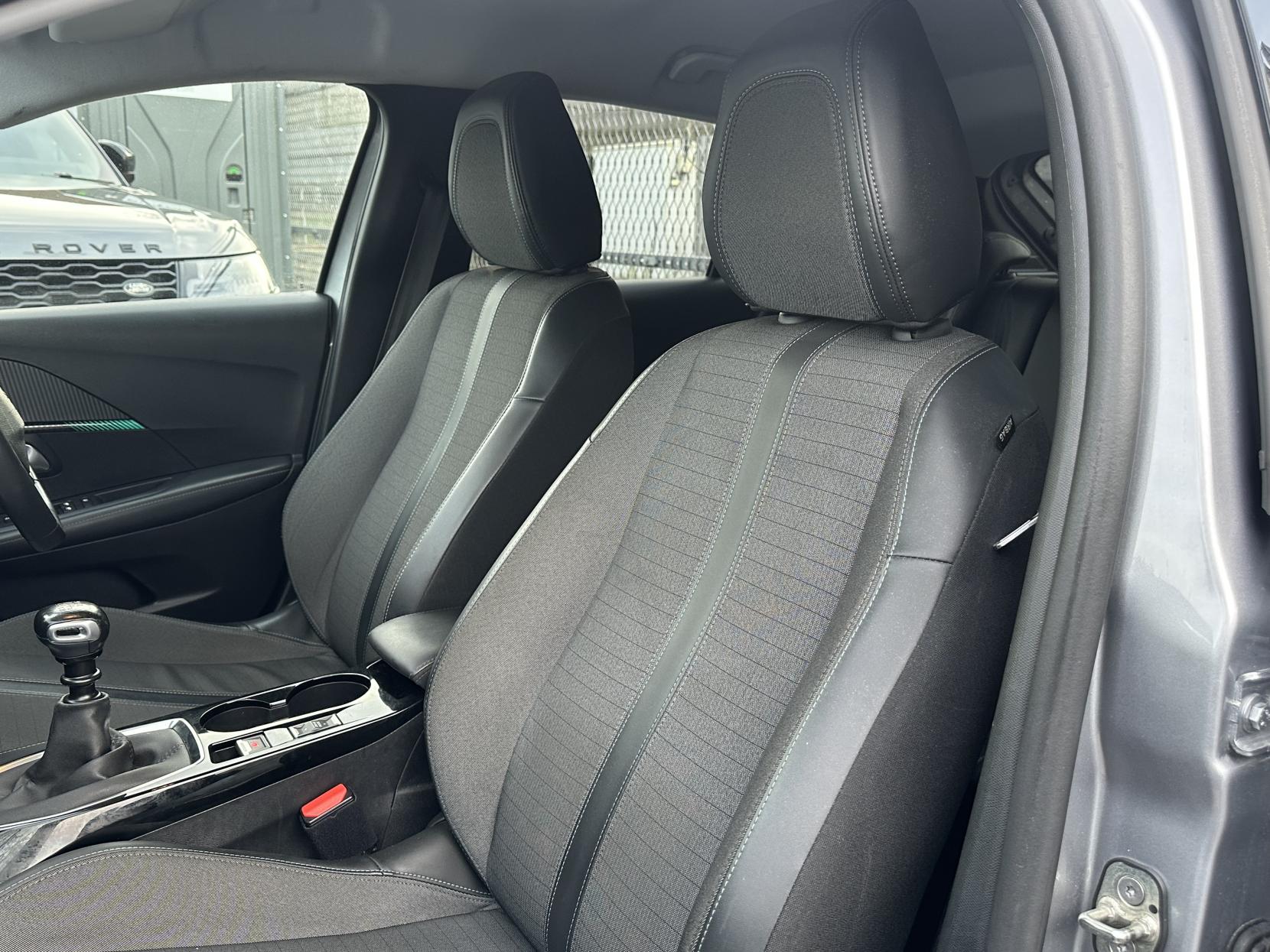 Peugeot 208 1.2 PureTech Allure Premium + Hatchback 5dr Petrol Manual Euro 6 (s/s) (100 ps)