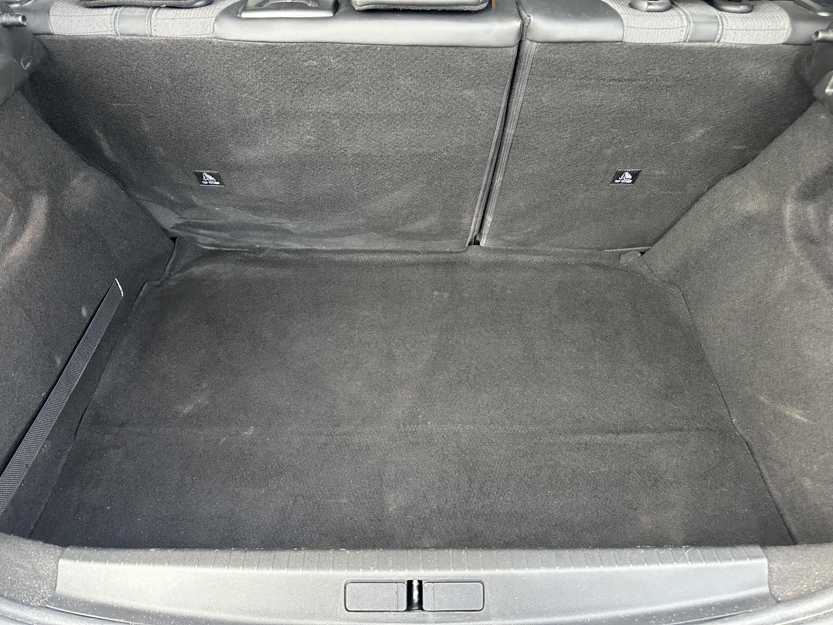 Peugeot 208 1.2 PureTech Allure Premium + Hatchback 5dr Petrol Manual Euro 6 (s/s) (100 ps)