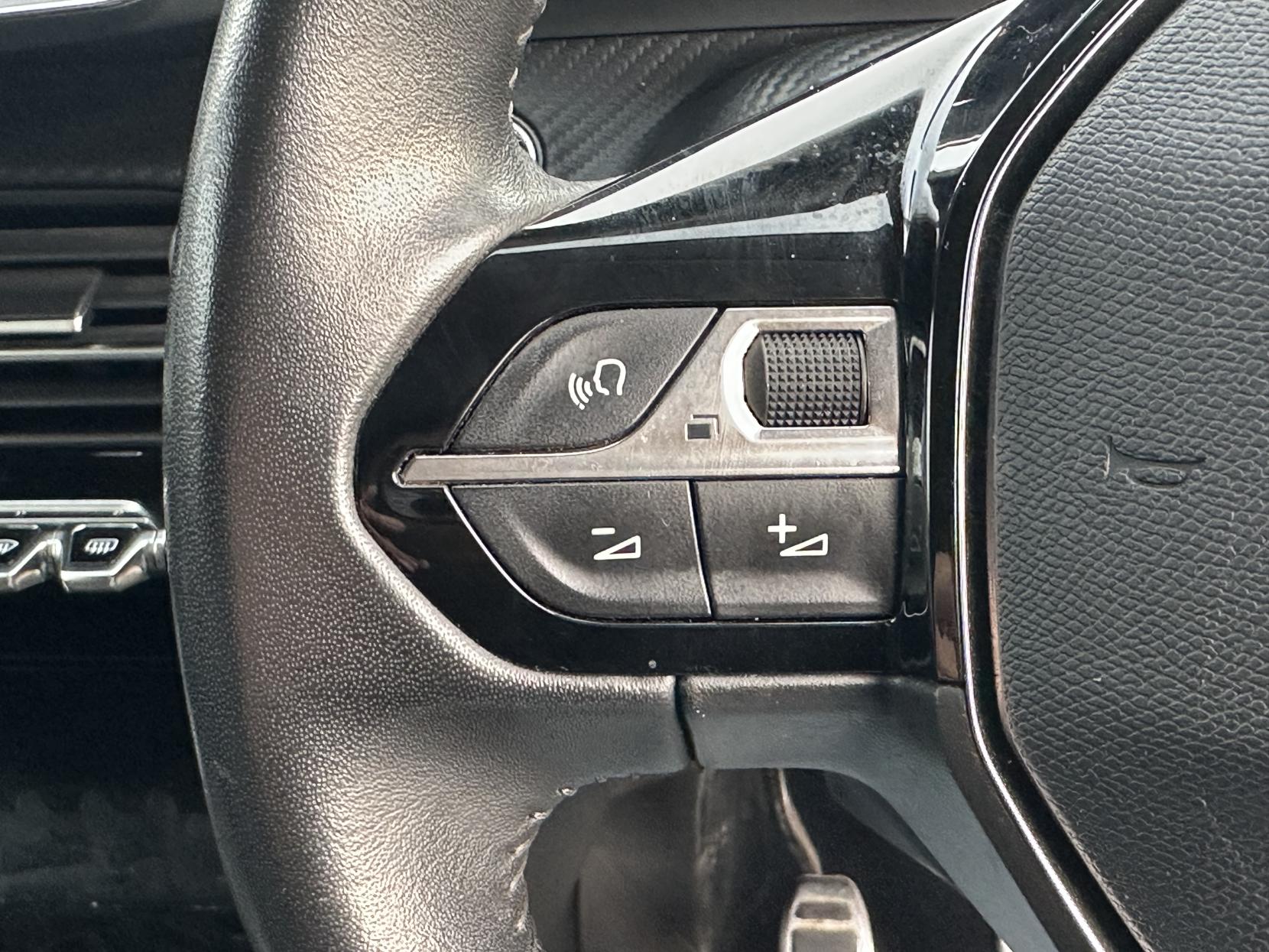 Peugeot 208 1.2 PureTech Allure Premium + Hatchback 5dr Petrol Manual Euro 6 (s/s) (100 ps)