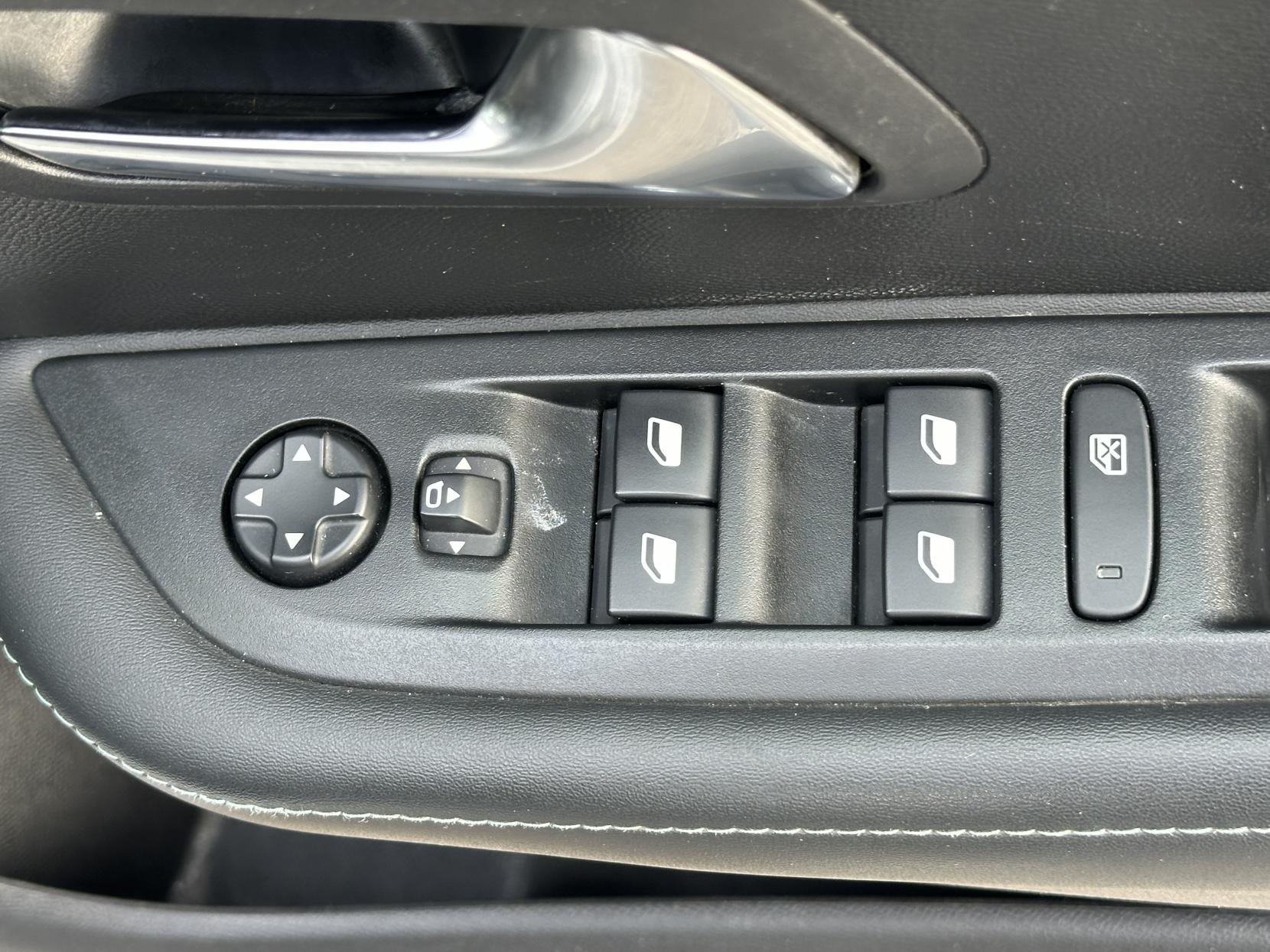 Peugeot 208 1.2 PureTech Allure Premium + Hatchback 5dr Petrol Manual Euro 6 (s/s) (100 ps)