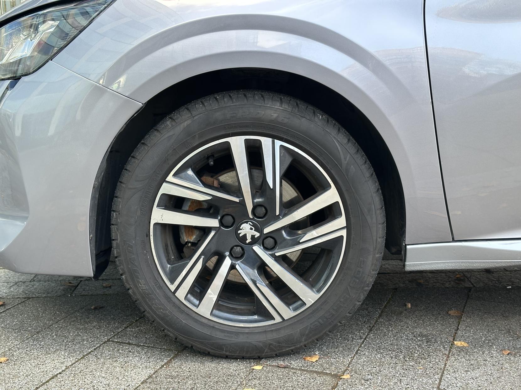 Peugeot 208 1.2 PureTech Allure Premium + Hatchback 5dr Petrol Manual Euro 6 (s/s) (100 ps)