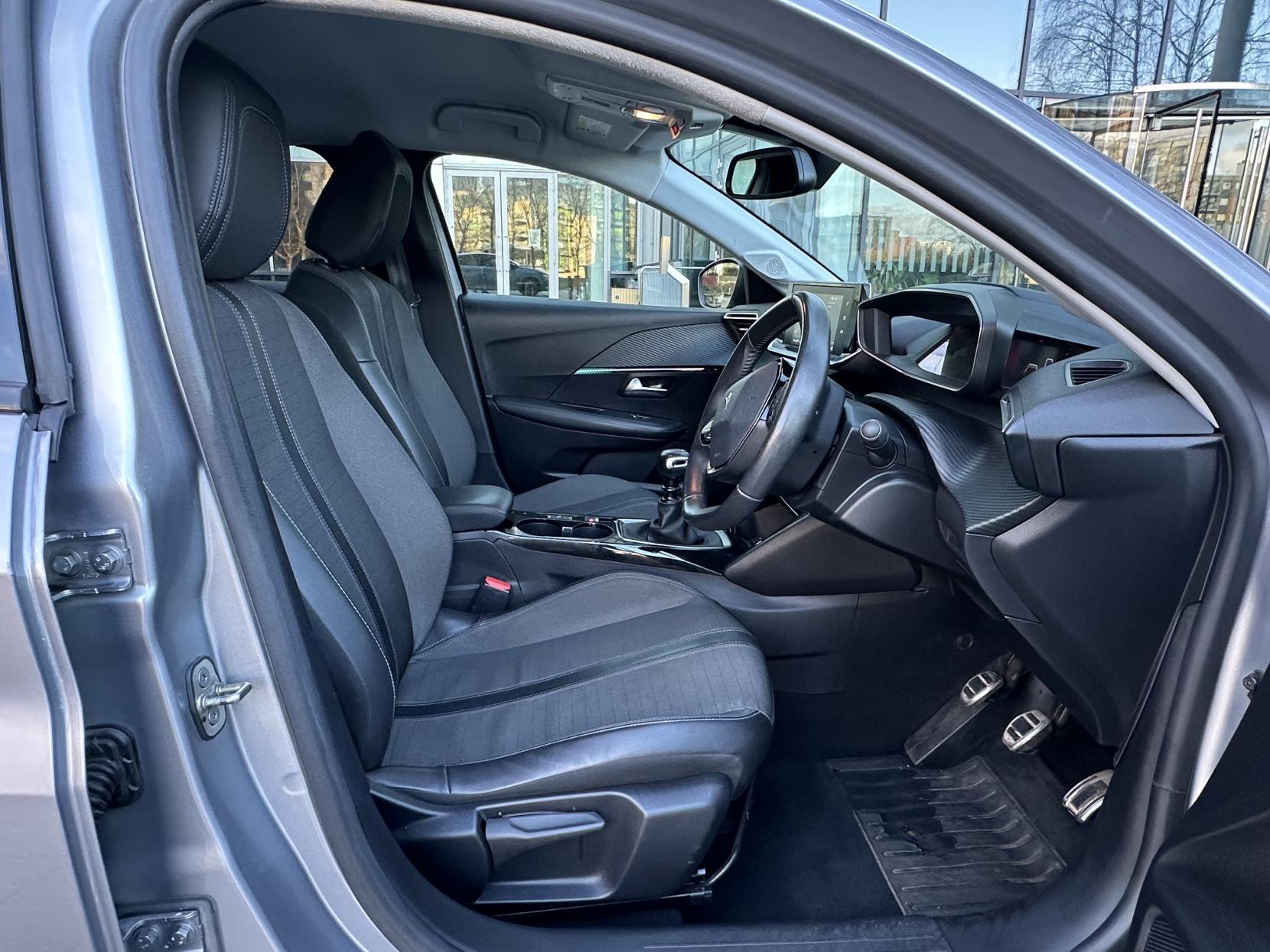 Peugeot 208 1.2 PureTech Allure Premium + Hatchback 5dr Petrol Manual Euro 6 (s/s) (100 ps)