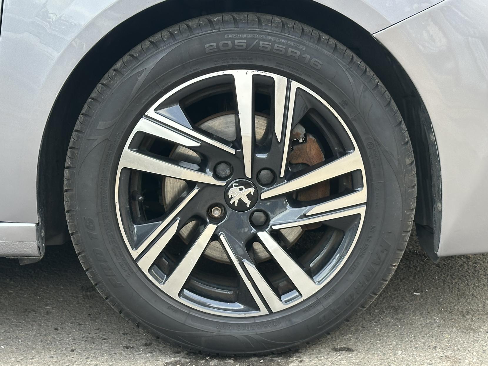 Peugeot 208 1.2 PureTech Allure Premium + Hatchback 5dr Petrol Manual Euro 6 (s/s) (100 ps)