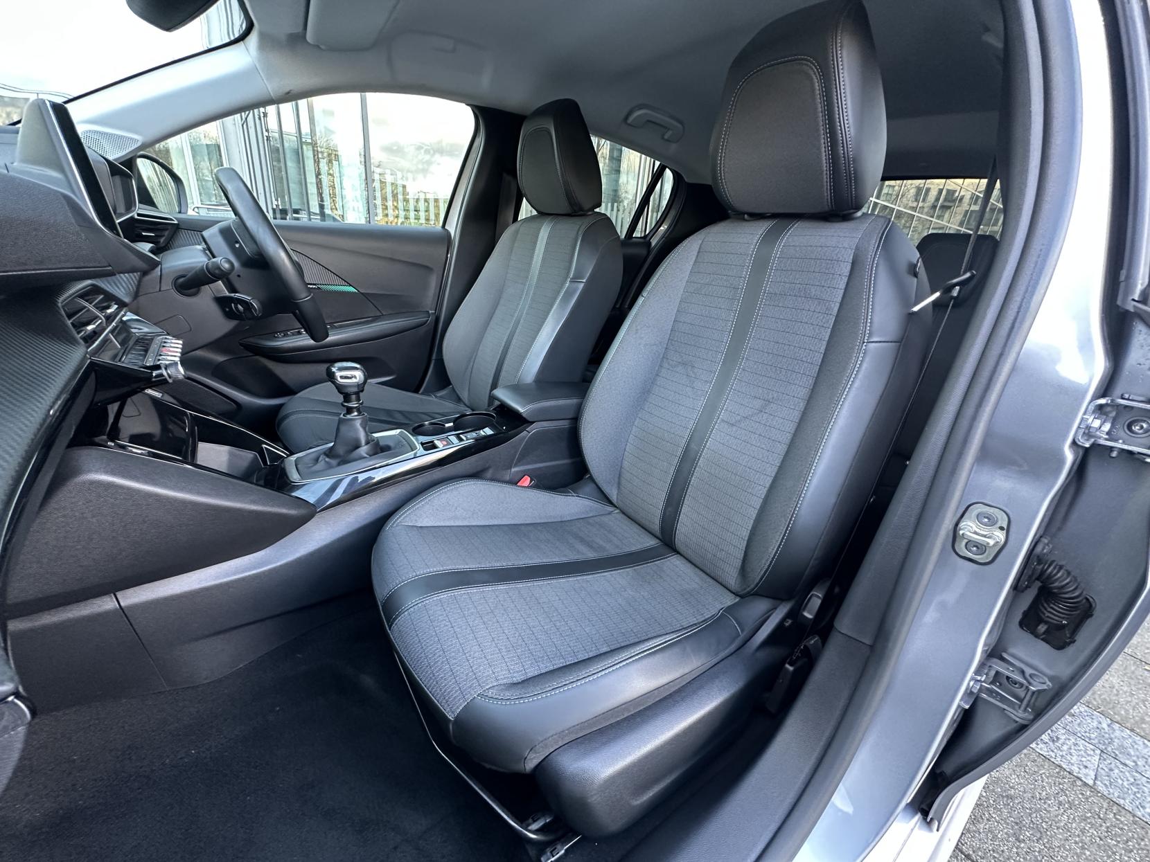 Peugeot 208 1.2 PureTech Allure Premium + Hatchback 5dr Petrol Manual Euro 6 (s/s) (100 ps)