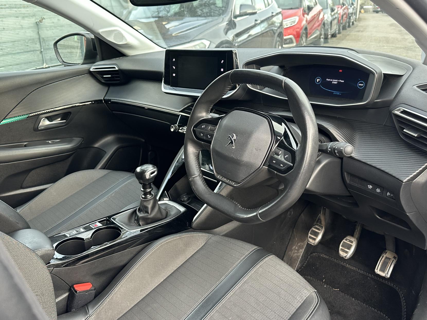 Peugeot 208 1.2 PureTech Allure Premium + Hatchback 5dr Petrol Manual Euro 6 (s/s) (100 ps)